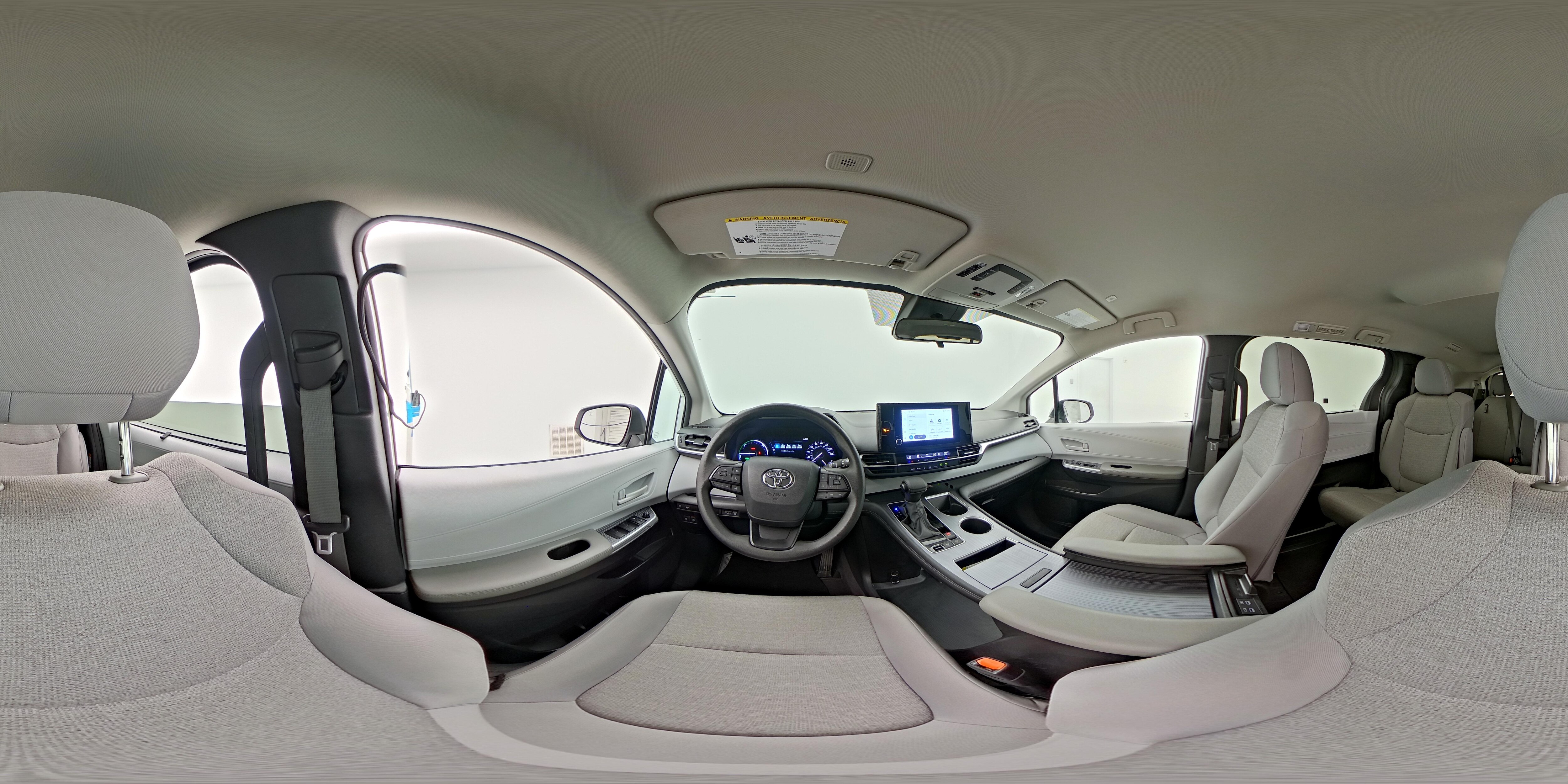 2025 Toyota Sienna LE - Photo 27