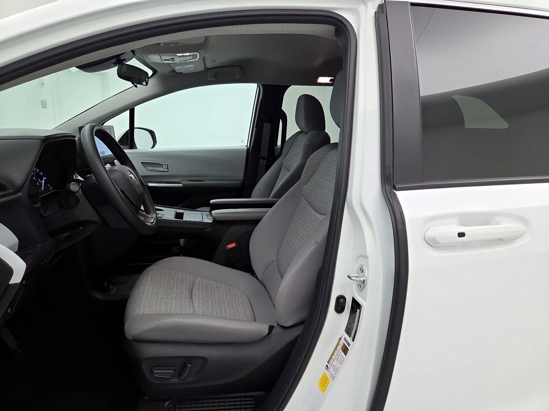 Thumbnail: 2025 Toyota Sienna - 11