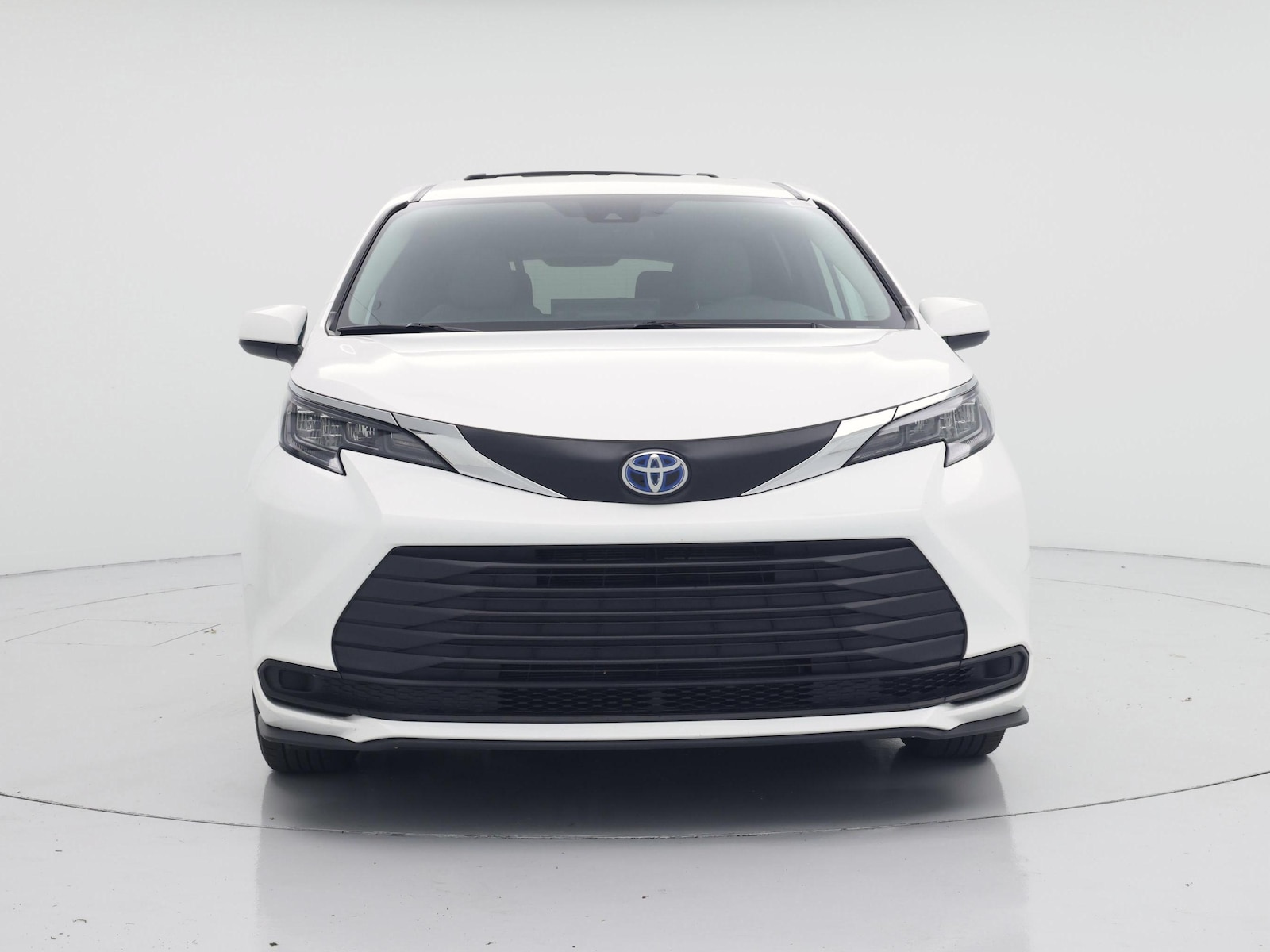 2025 Toyota Sienna LE - Photo 6
