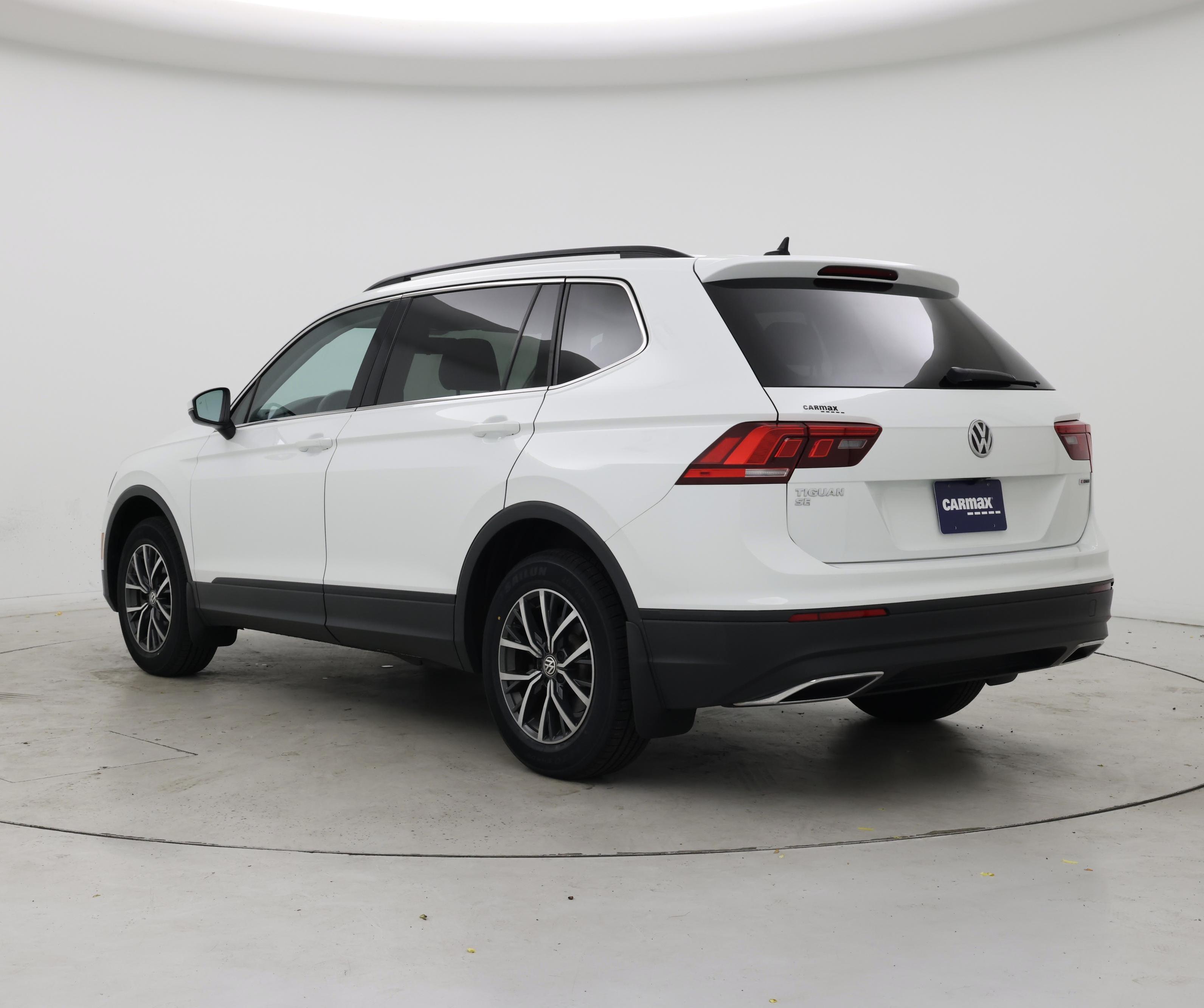 Thumbnail: 2019 Volkswagen Tiguan - 2