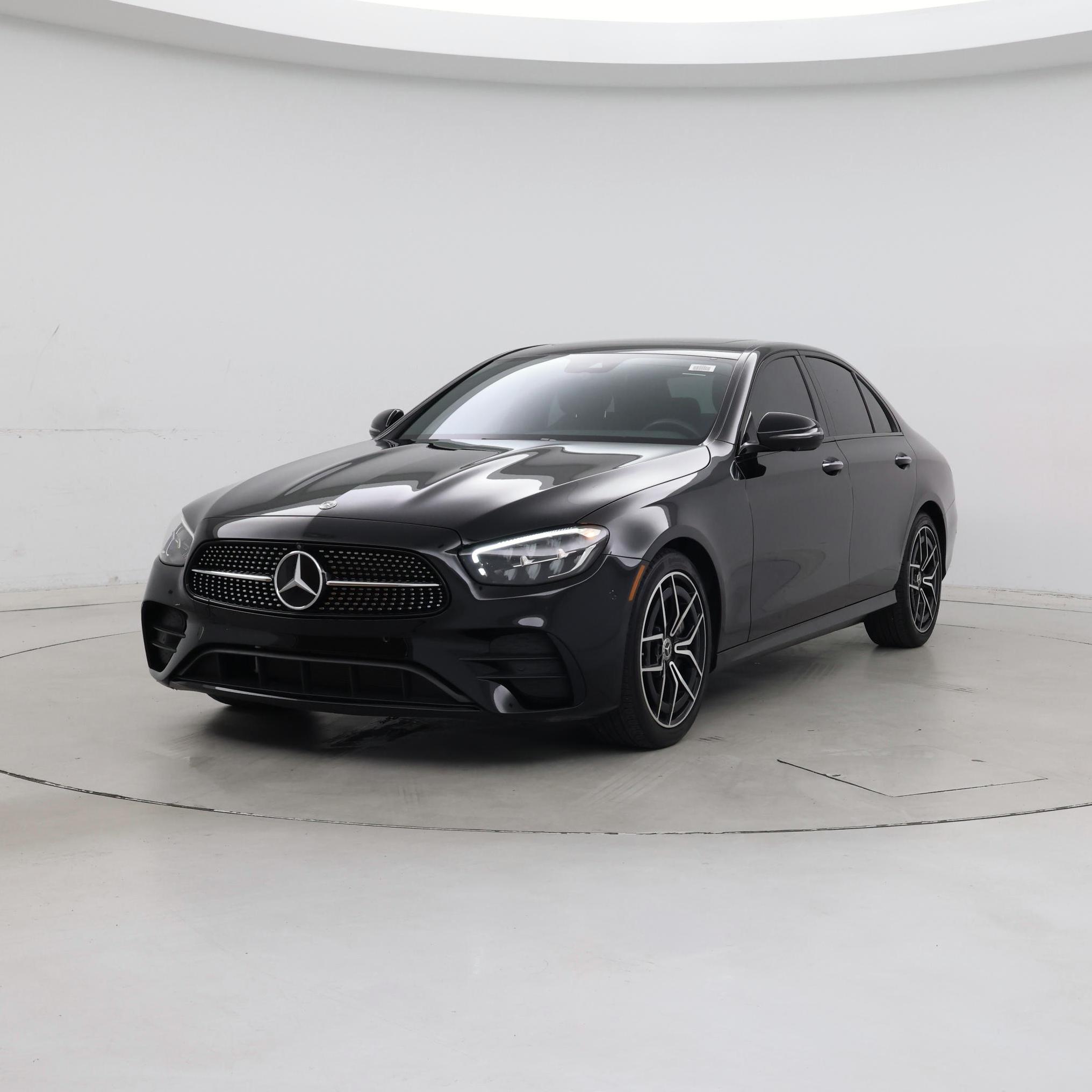Thumbnail: 2022 Mercedes-Benz E-Class - 4