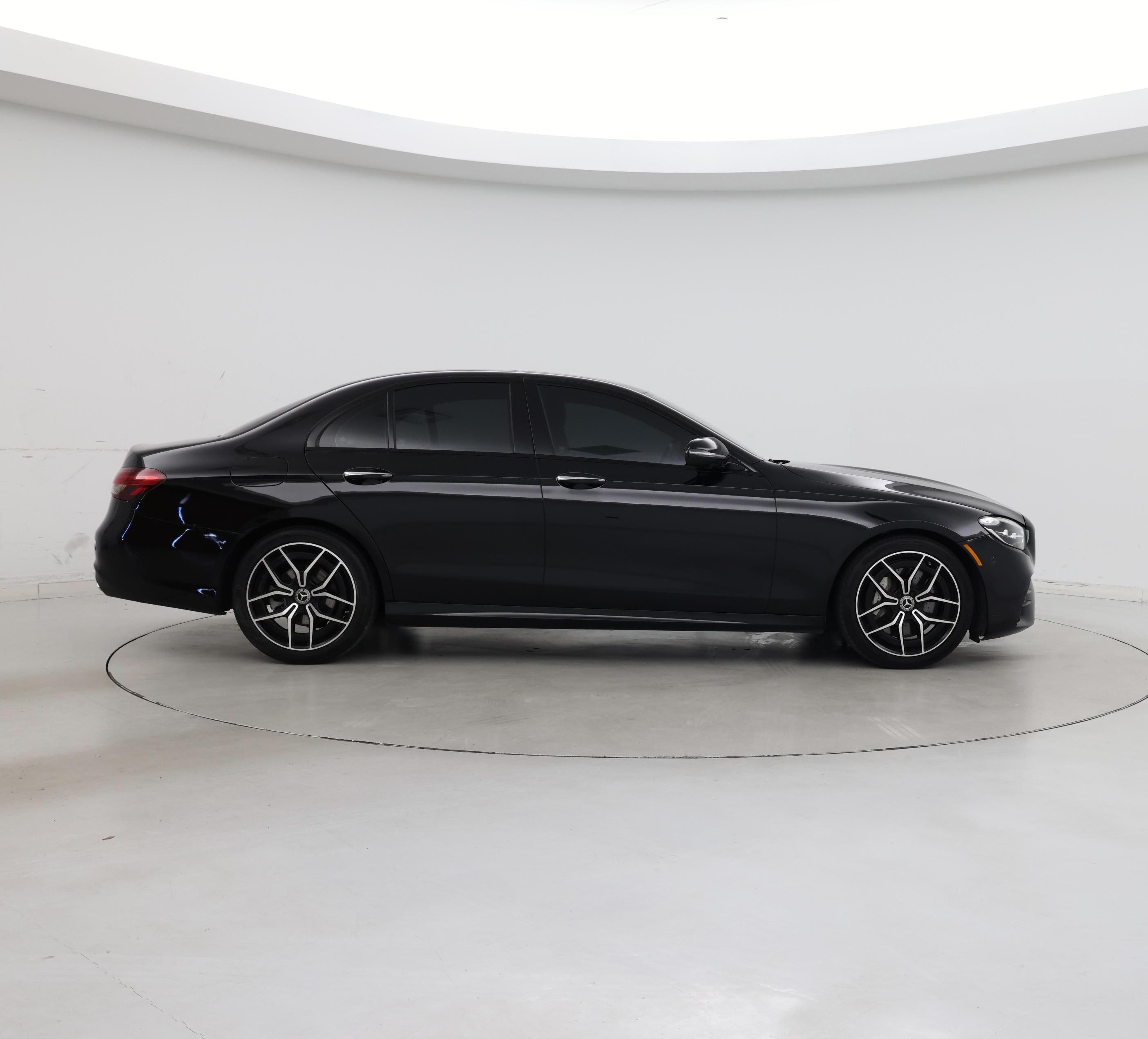 Thumbnail: 2022 Mercedes-Benz E-Class - 7