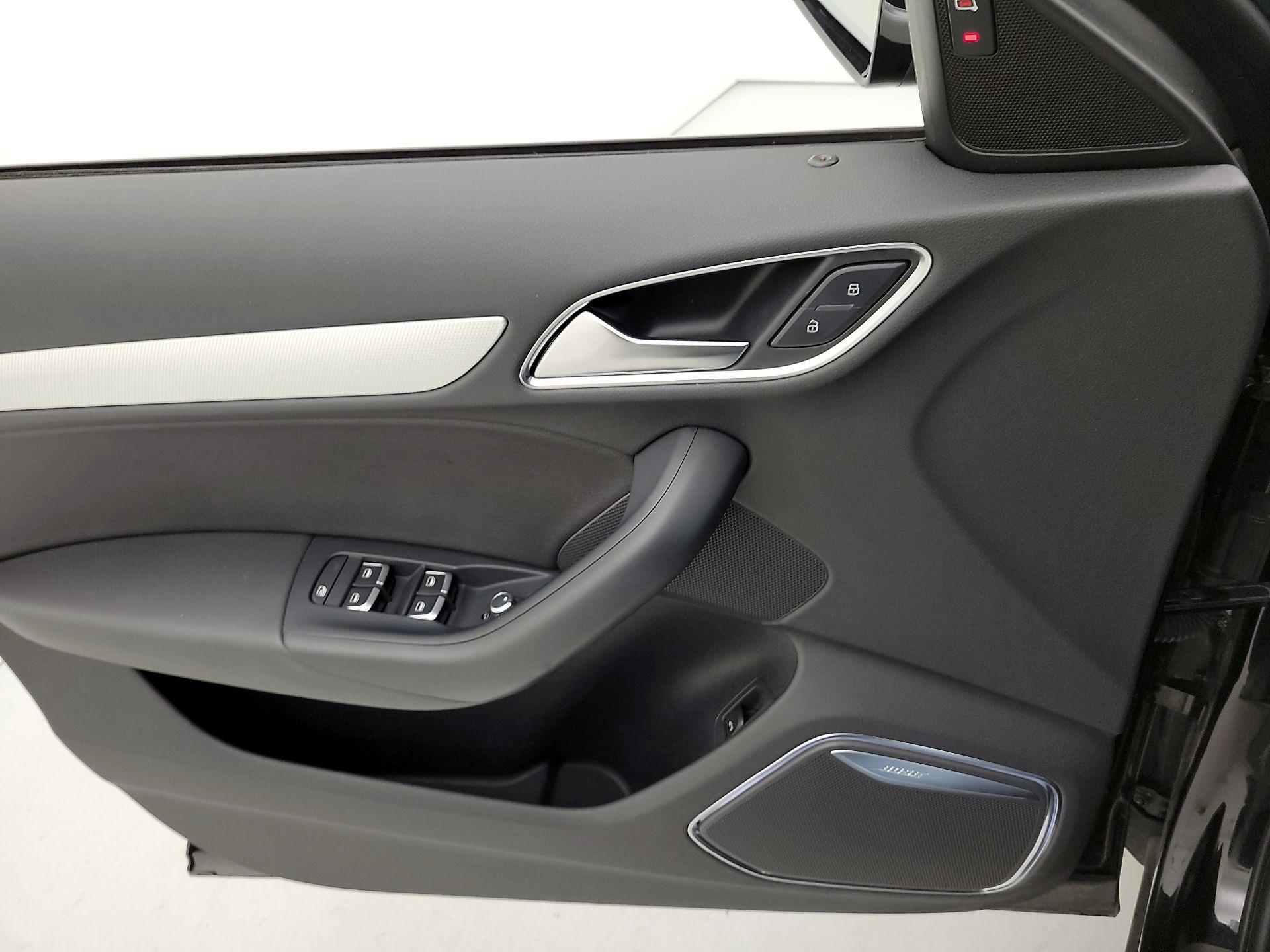 Thumbnail: 2015 Audi Q3 - 12