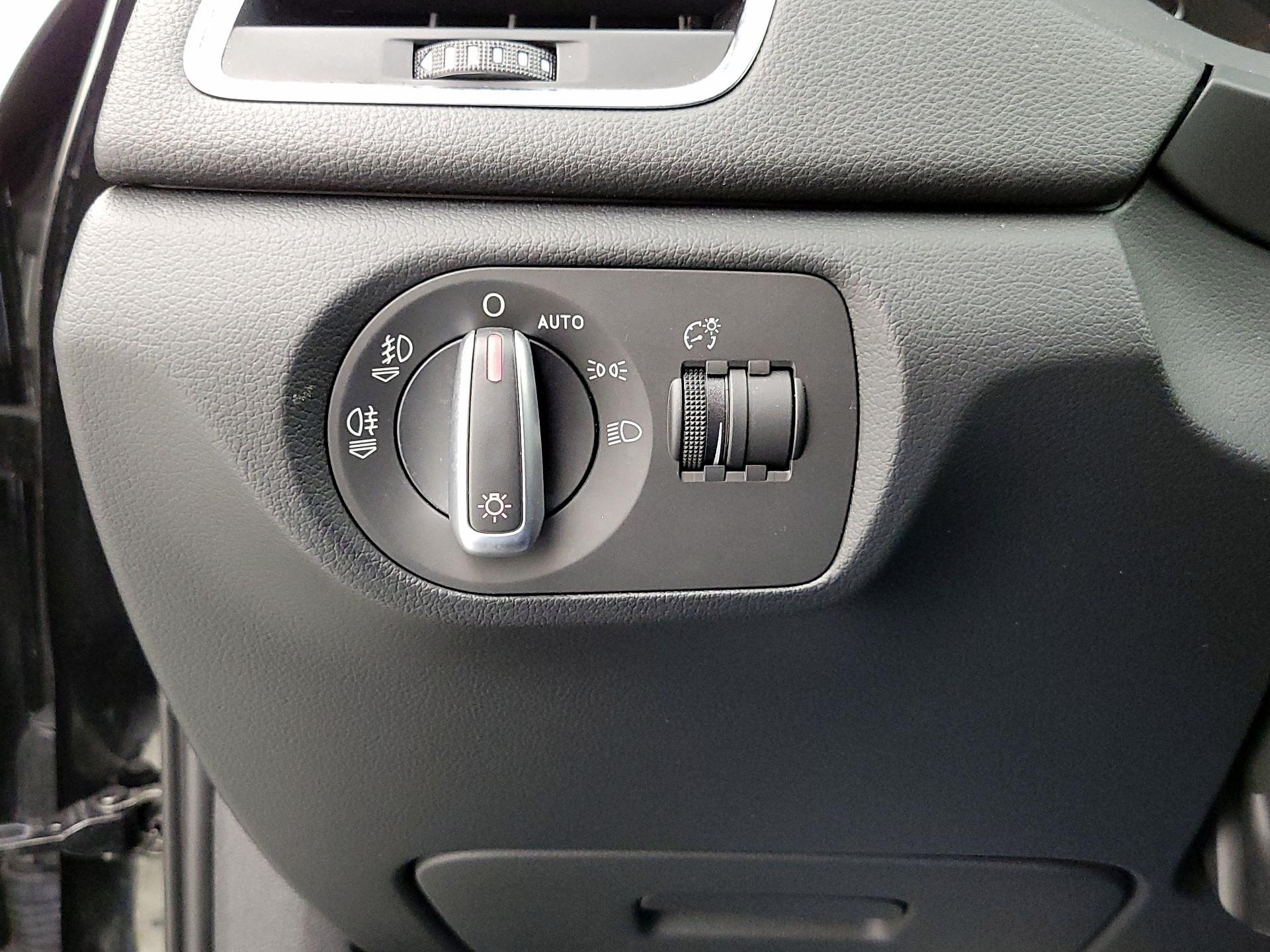 Thumbnail: 2015 Audi Q3 - 13