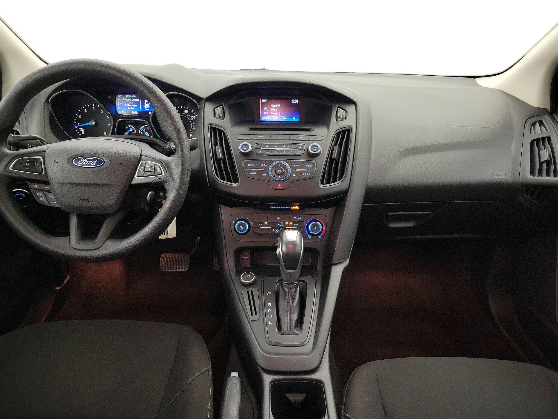 Thumbnail: 2015 Ford Focus - 9