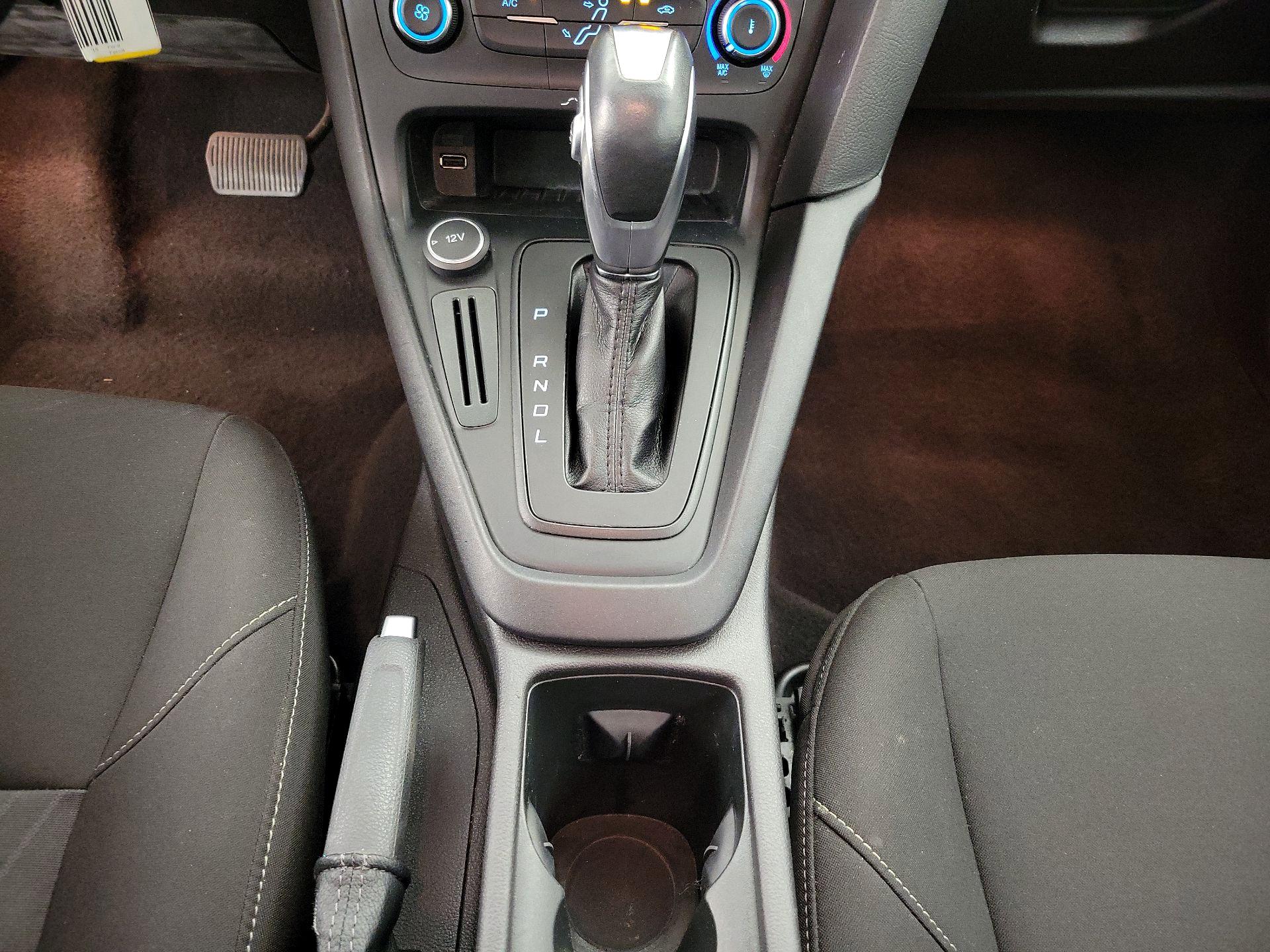 Thumbnail: 2015 Ford Focus - 17