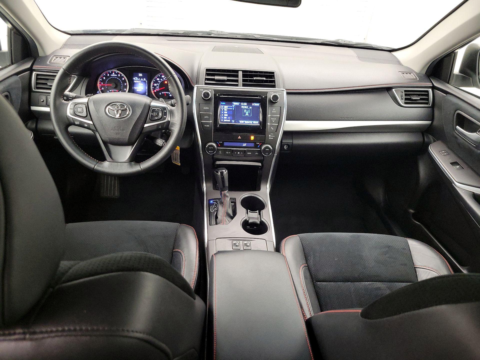 Thumbnail: 2015 Toyota Camry - 9