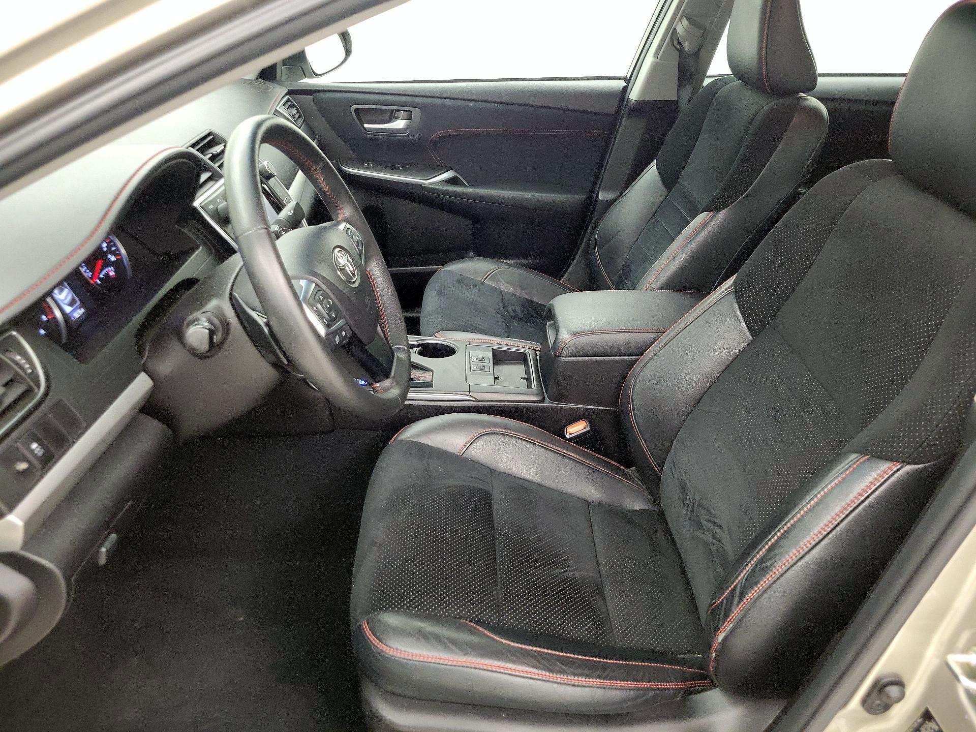 Thumbnail: 2015 Toyota Camry - 11