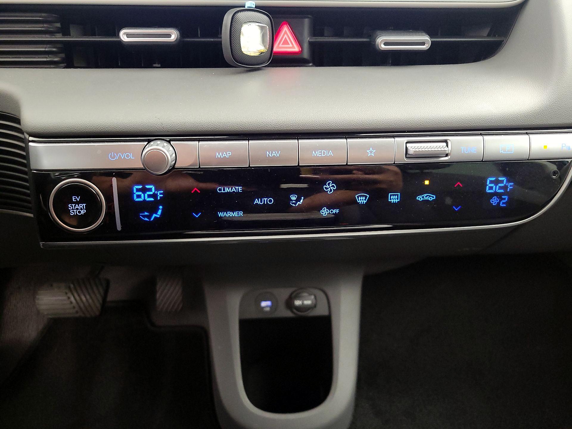 Thumbnail: 2022 Hyundai Ioniq 5 - 16