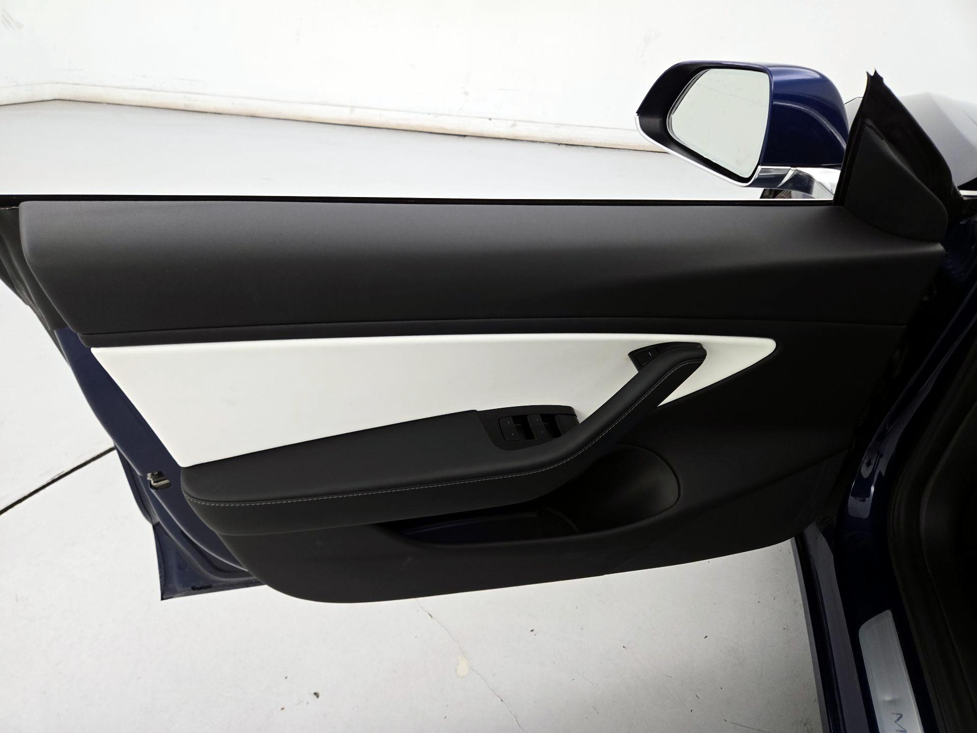 Thumbnail: 2019 Tesla Model 3 - 12