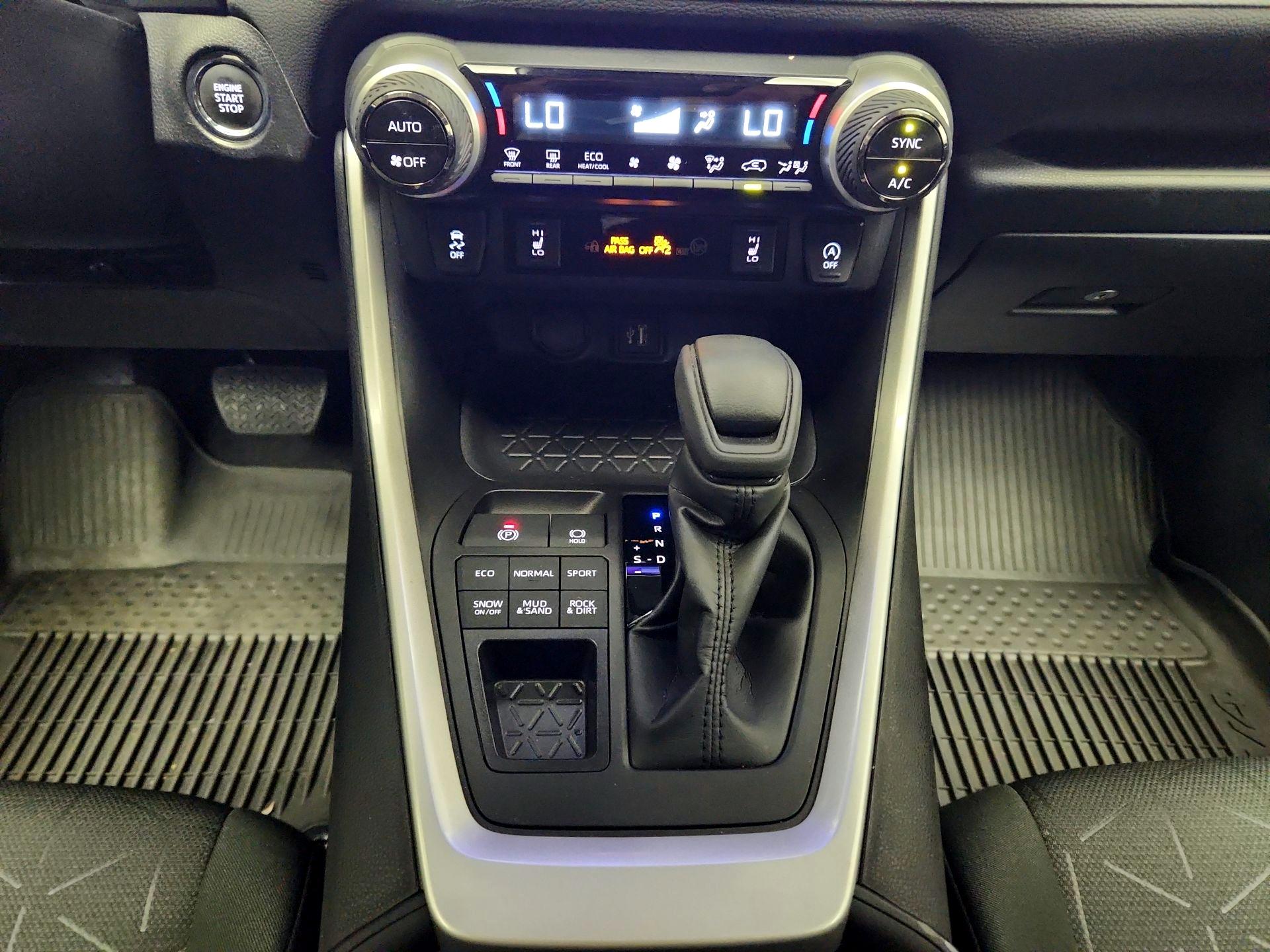 Thumbnail: 2024 Toyota RAV4 - 17