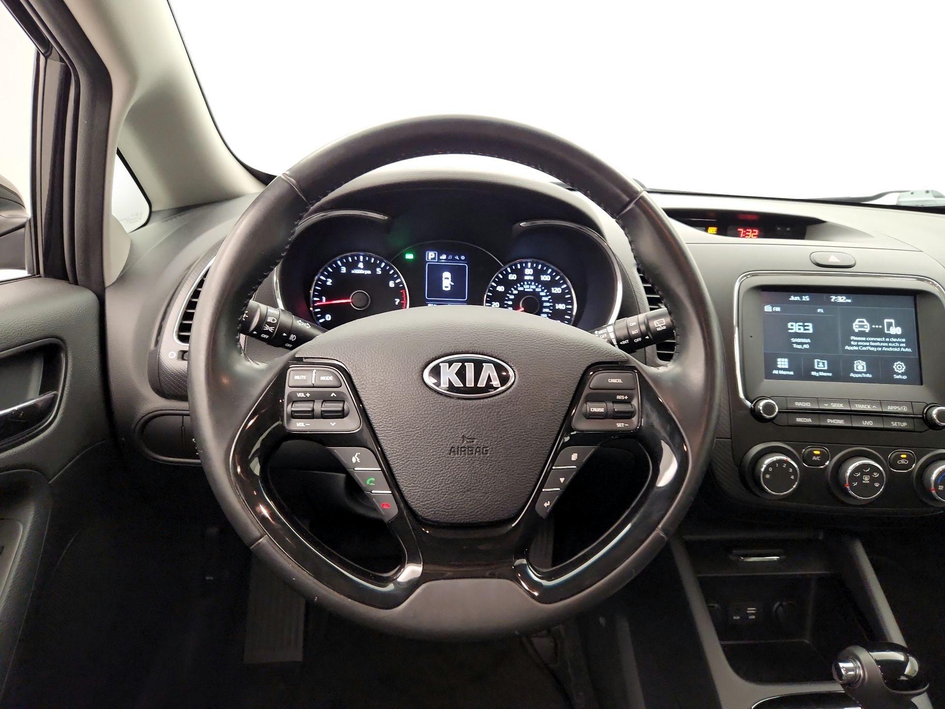 Thumbnail: 2017 Kia Forte - 10