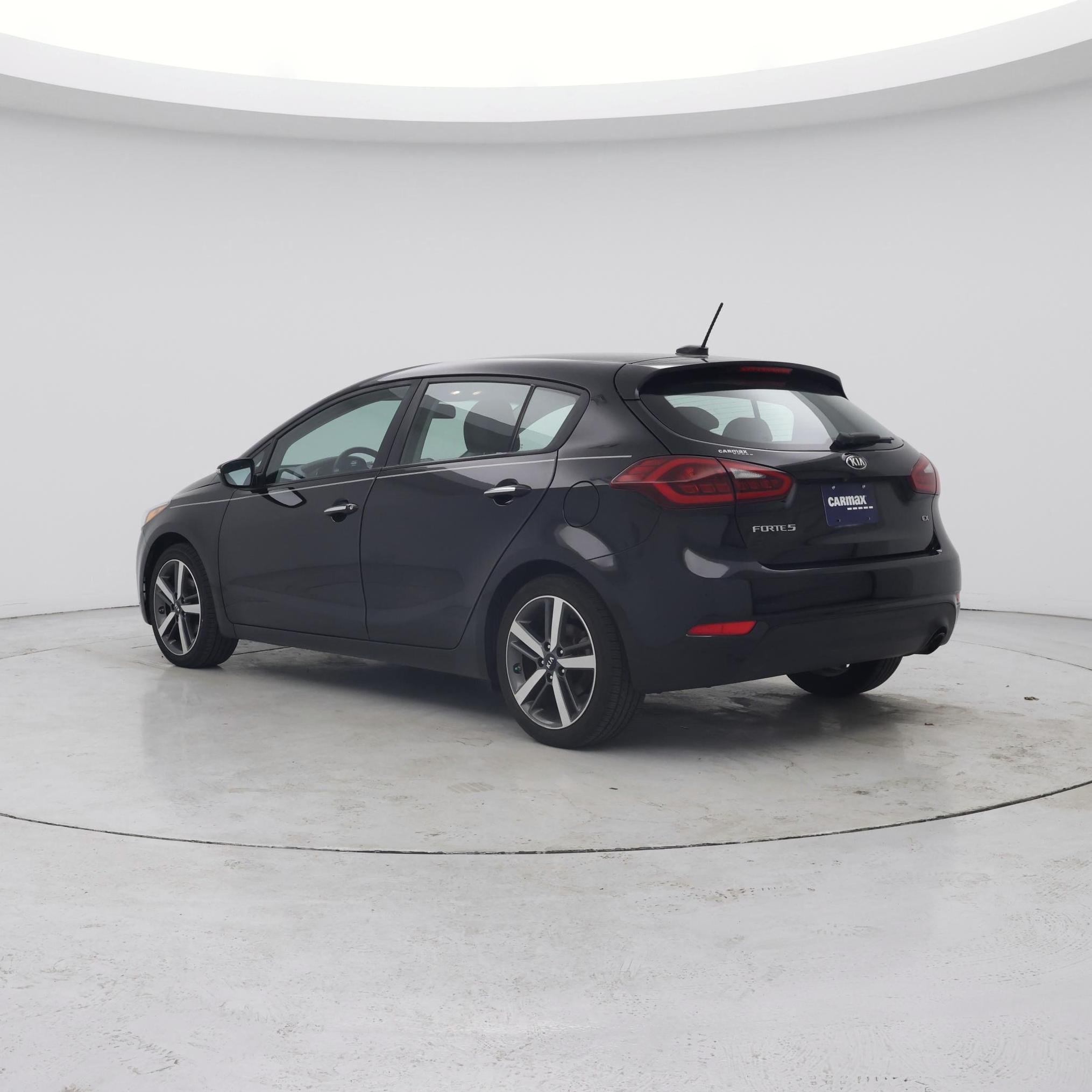 Thumbnail: 2017 Kia Forte - 2