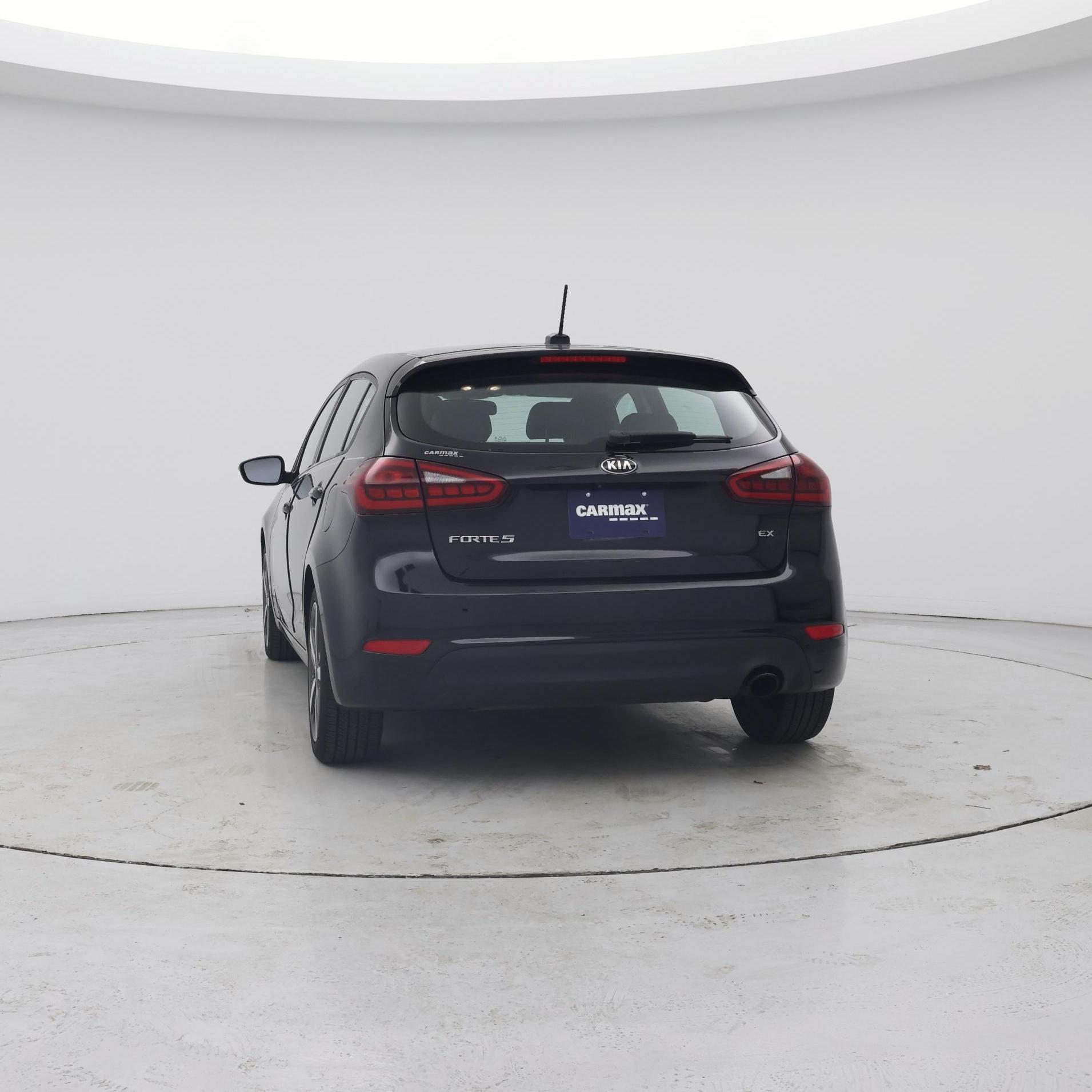 Thumbnail: 2017 Kia Forte - 6