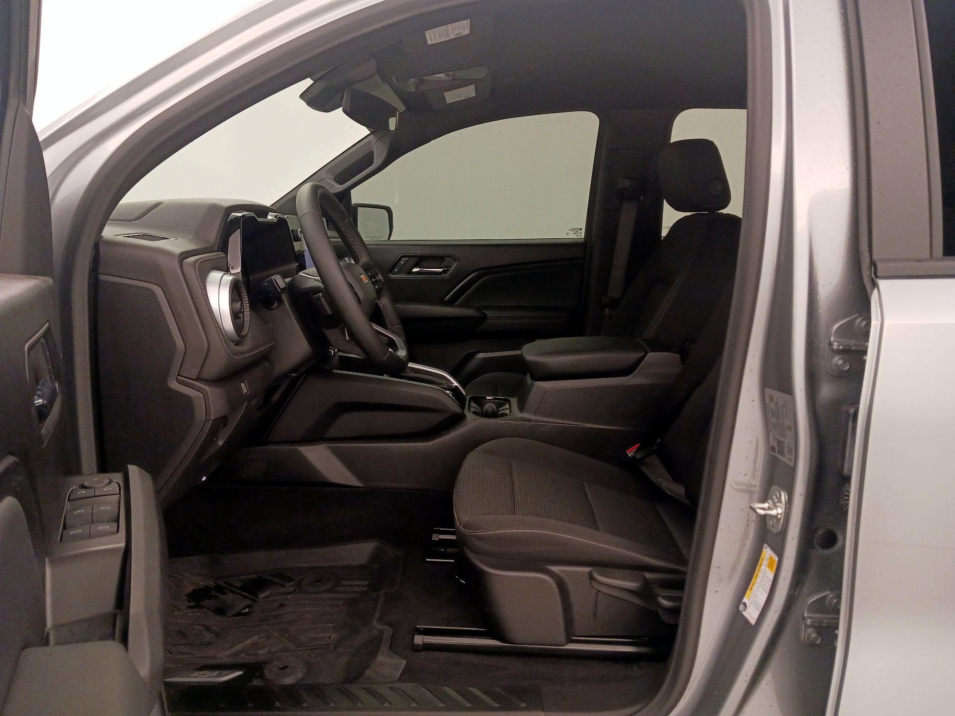 Thumbnail: 2024 Chevrolet Colorado - 11