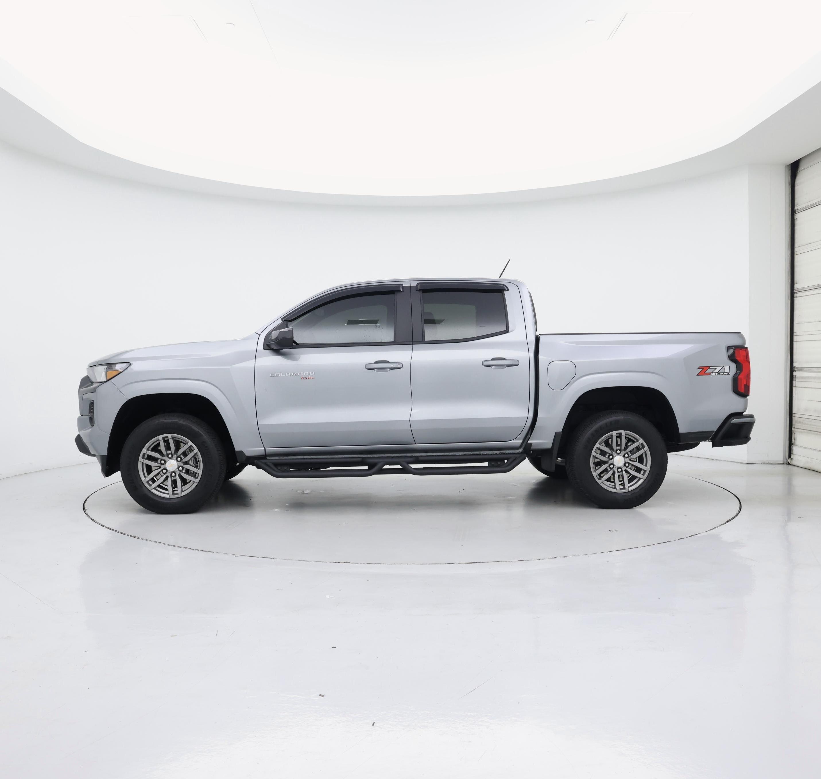 Thumbnail: 2024 Chevrolet Colorado - 3
