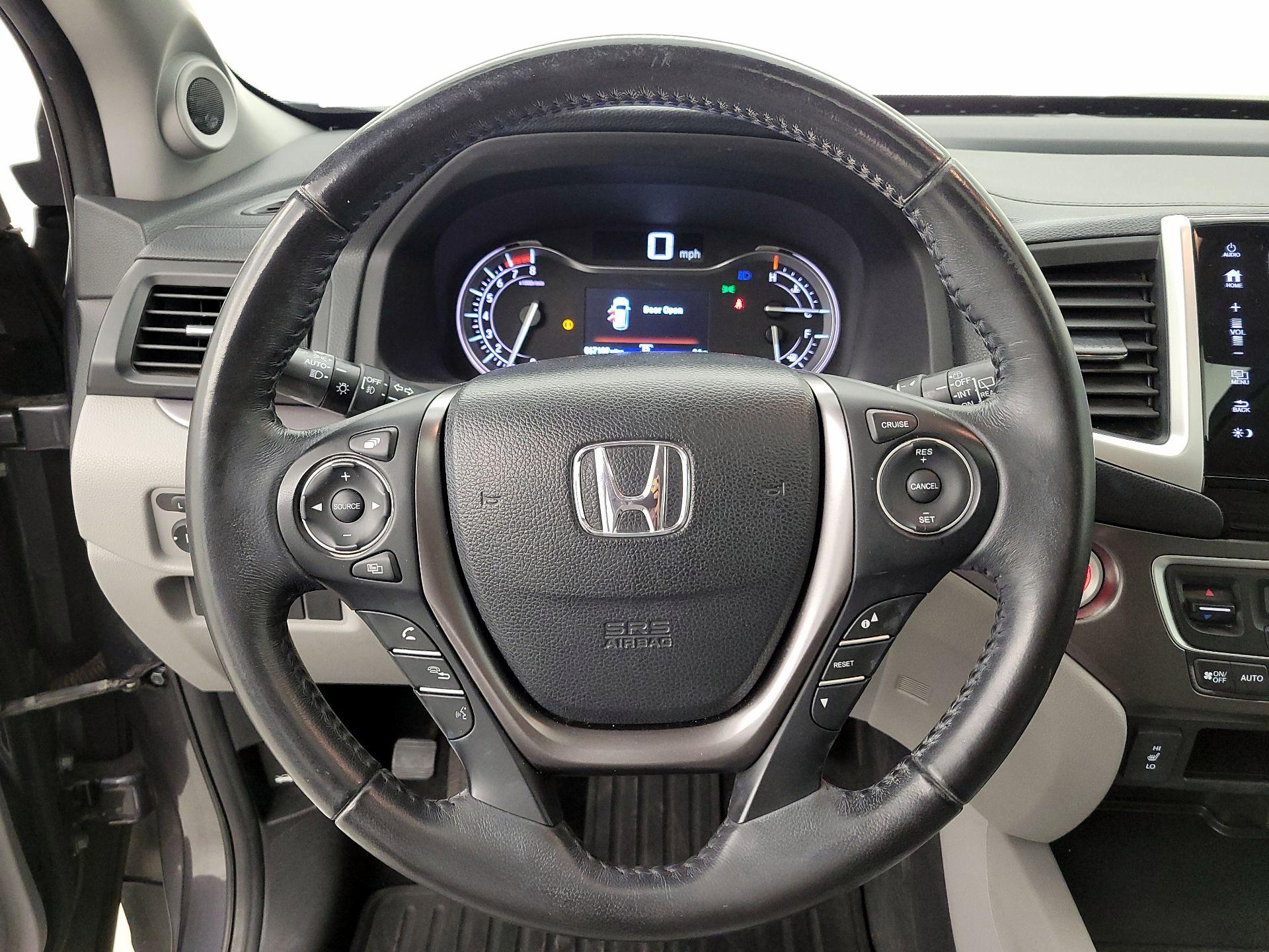 Thumbnail: 2018 Honda Pilot - 10