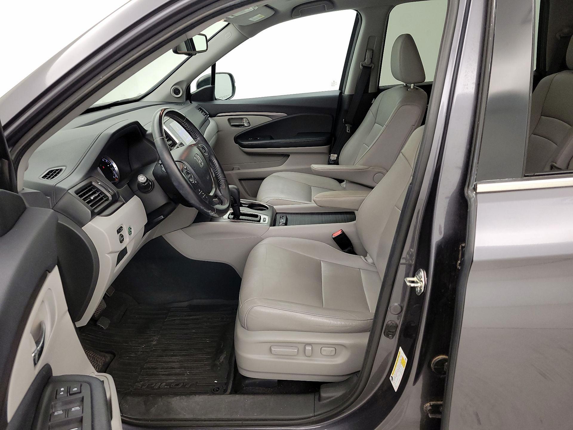 Thumbnail: 2018 Honda Pilot - 11