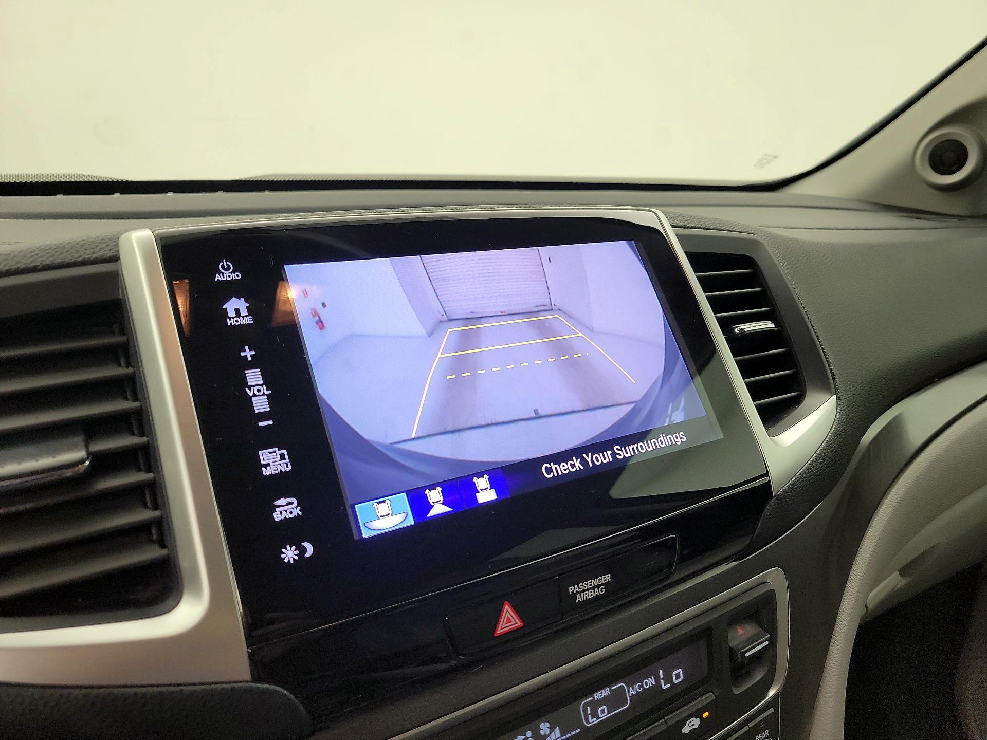 Thumbnail: 2018 Honda Pilot - 14