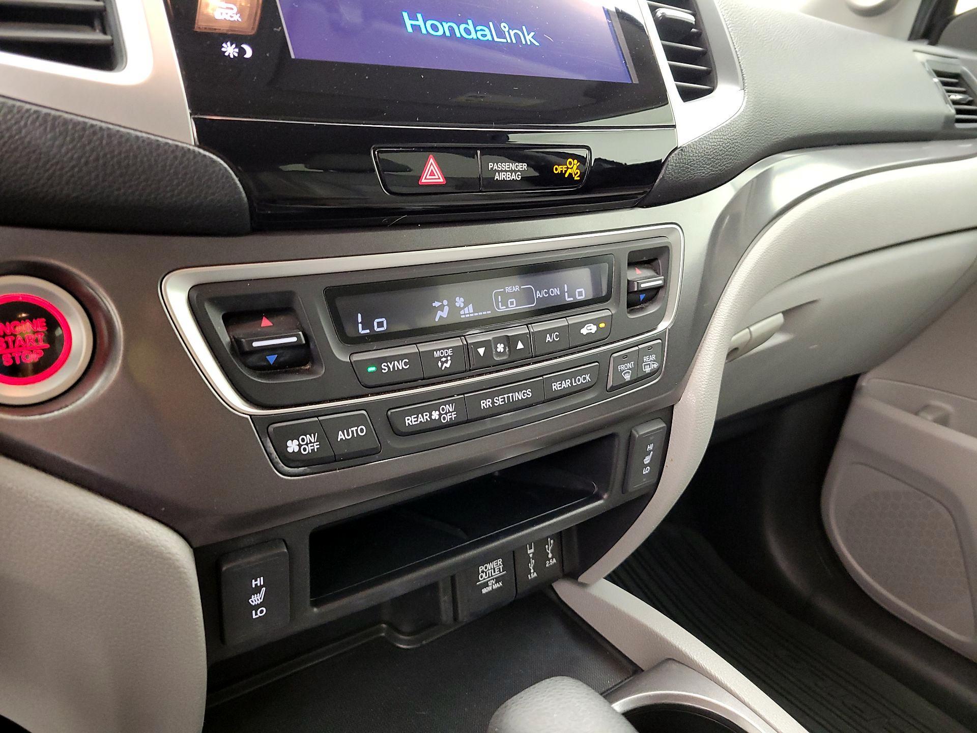 Thumbnail: 2018 Honda Pilot - 16