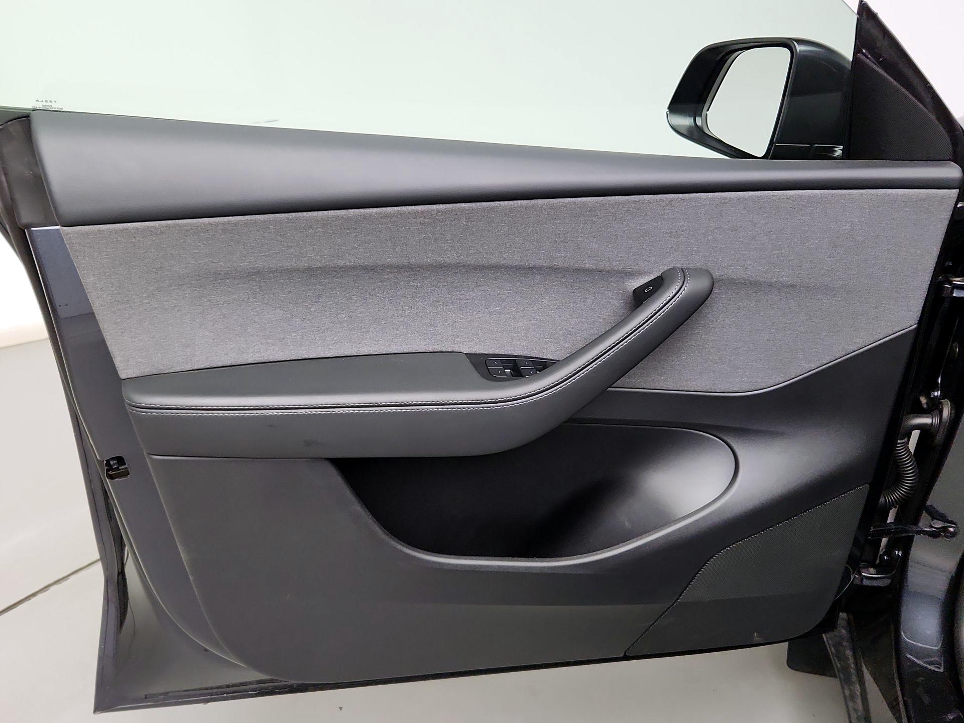 Thumbnail: 2026 Tesla Model Y - 12