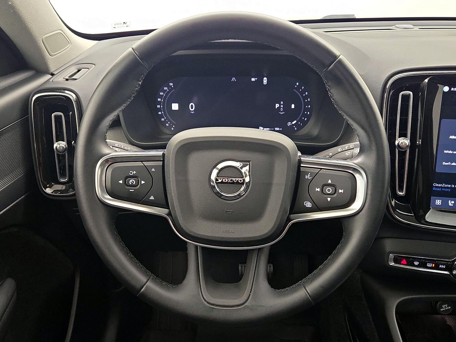 Thumbnail: 2025 Volvo XC40 - 10