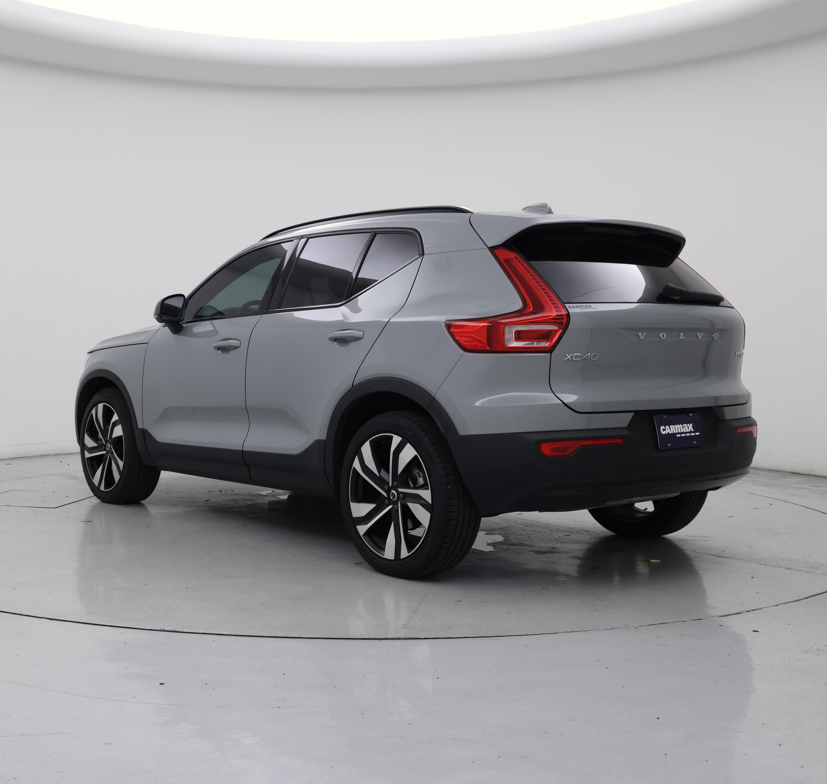 Thumbnail: 2025 Volvo XC40 - 2