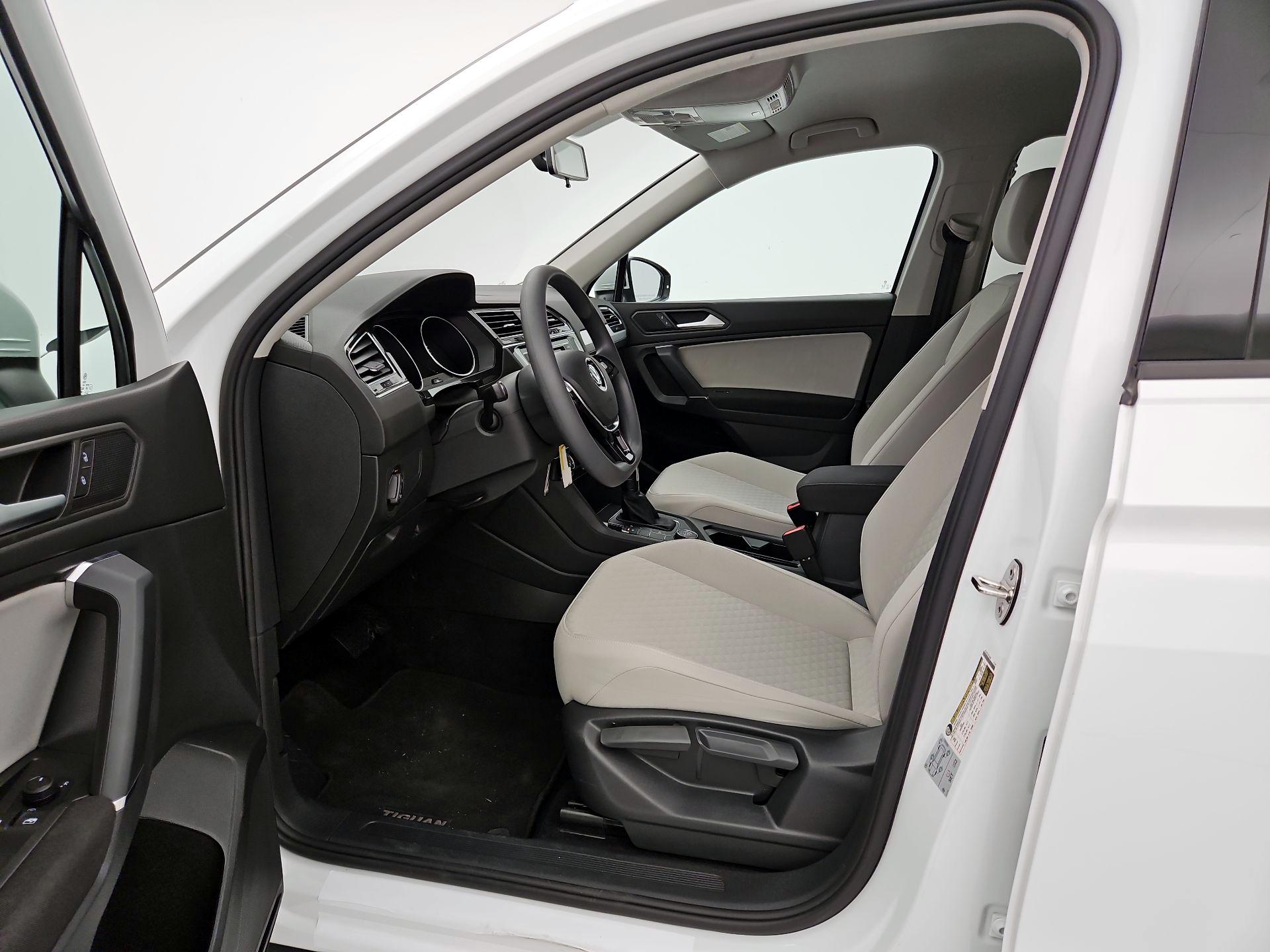 Thumbnail: 2020 Volkswagen Tiguan - 11