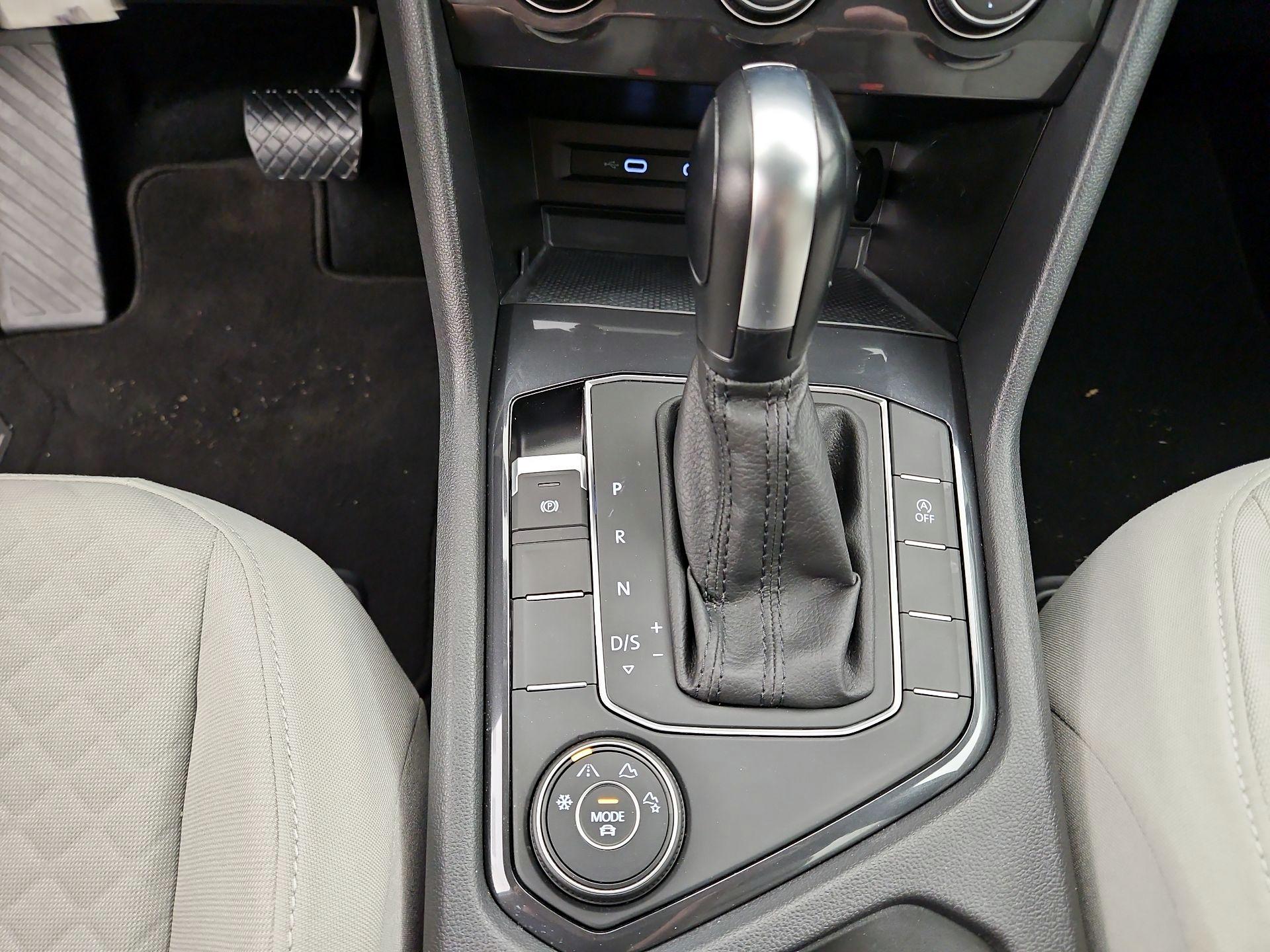 Thumbnail: 2020 Volkswagen Tiguan - 17