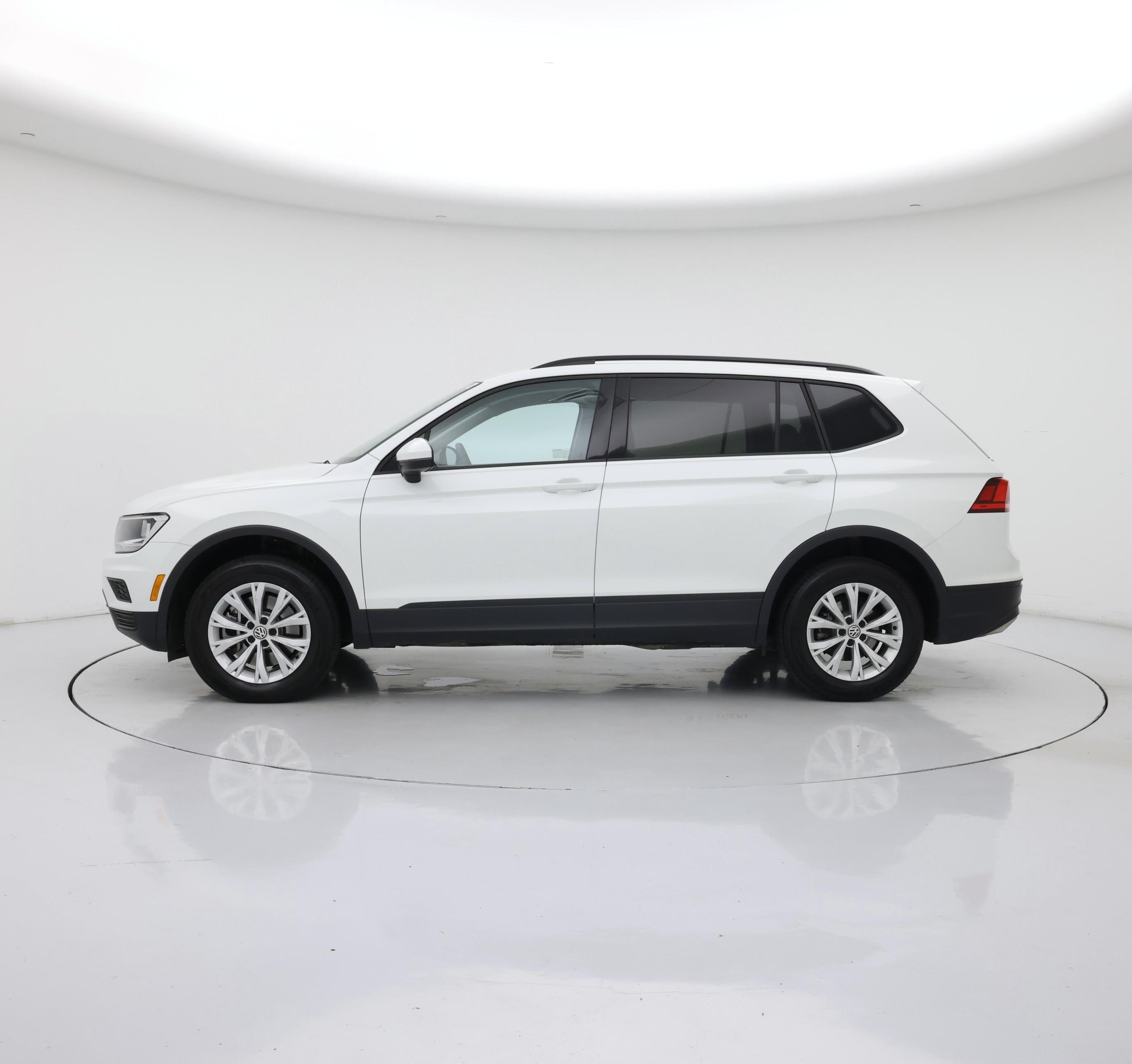 Thumbnail: 2020 Volkswagen Tiguan - 3