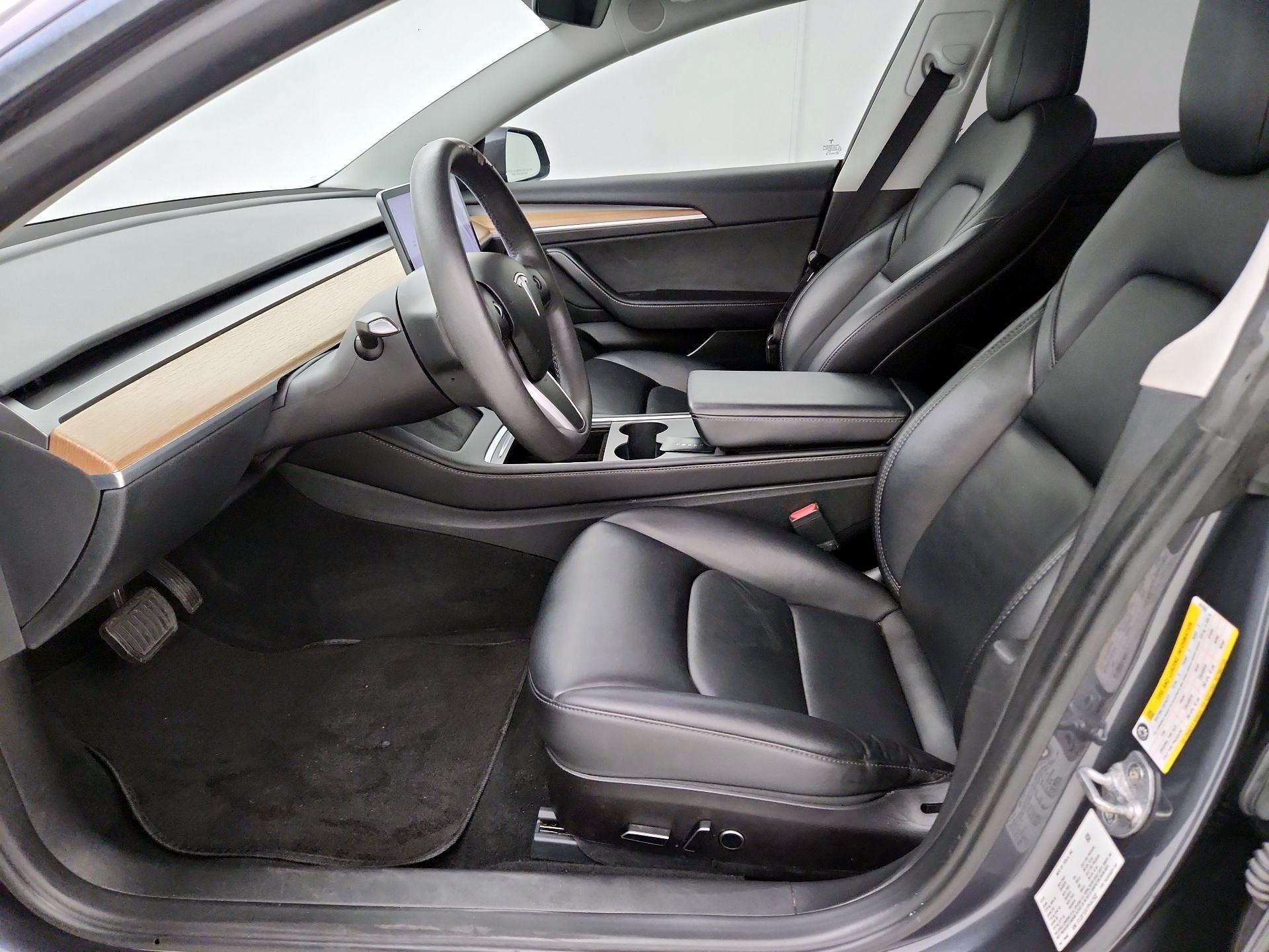 Thumbnail: 2023 Tesla Model 3 - 11