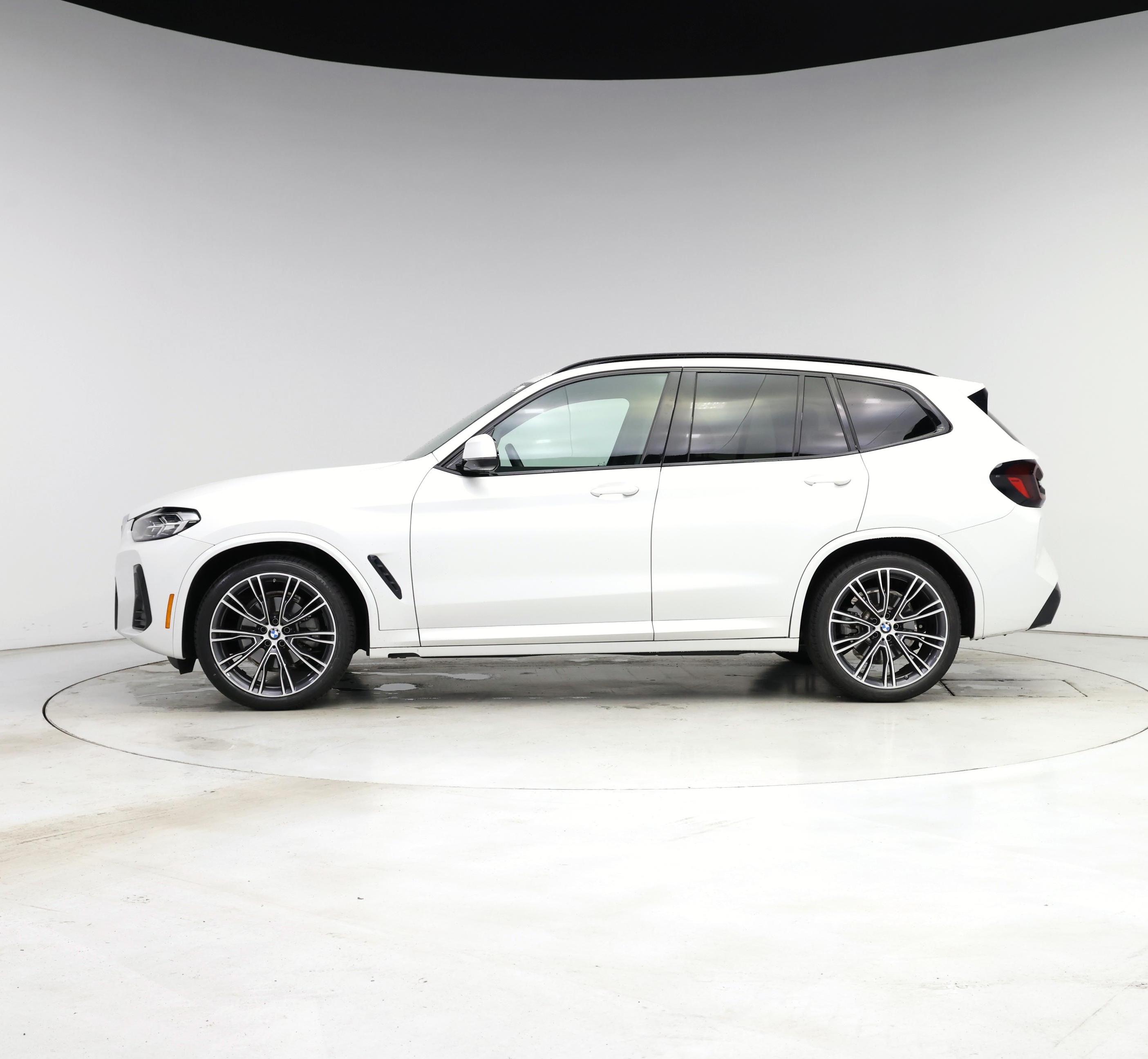 Thumbnail: 2022 BMW X3 - 3