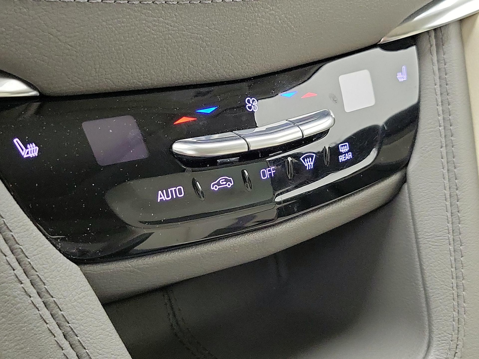 2022 Cadillac XT5 Premium Luxury - Photo 18