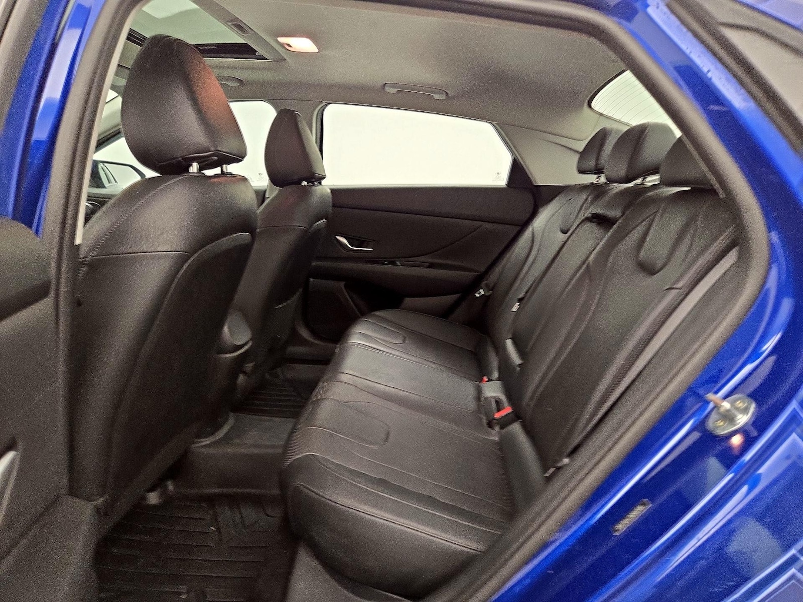 2021 Hyundai Elantra Limited - Photo 22