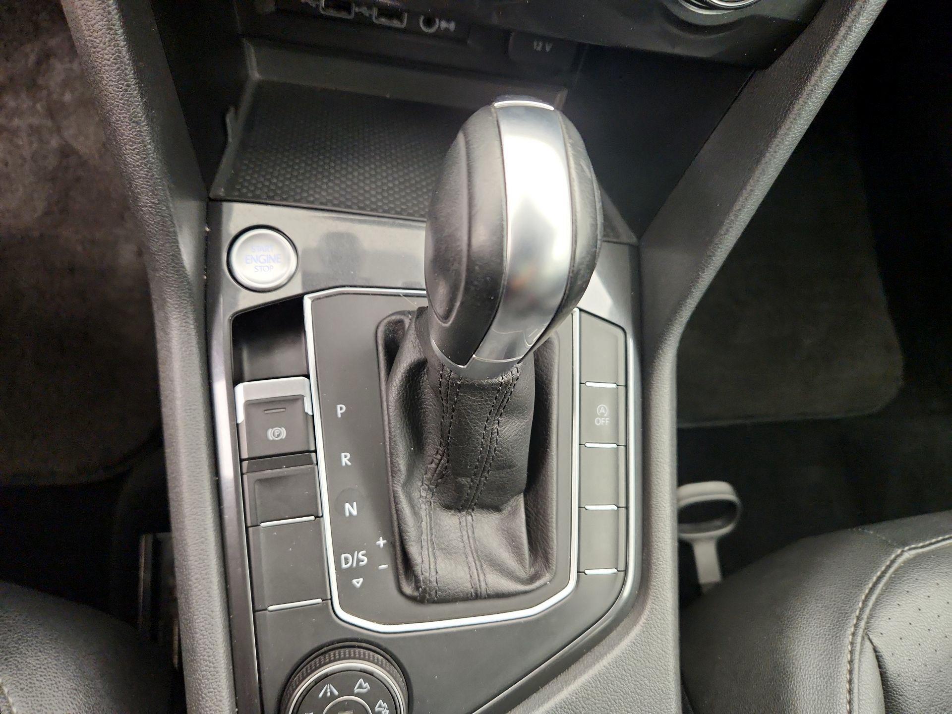 Thumbnail: 2019 Volkswagen Tiguan - 16