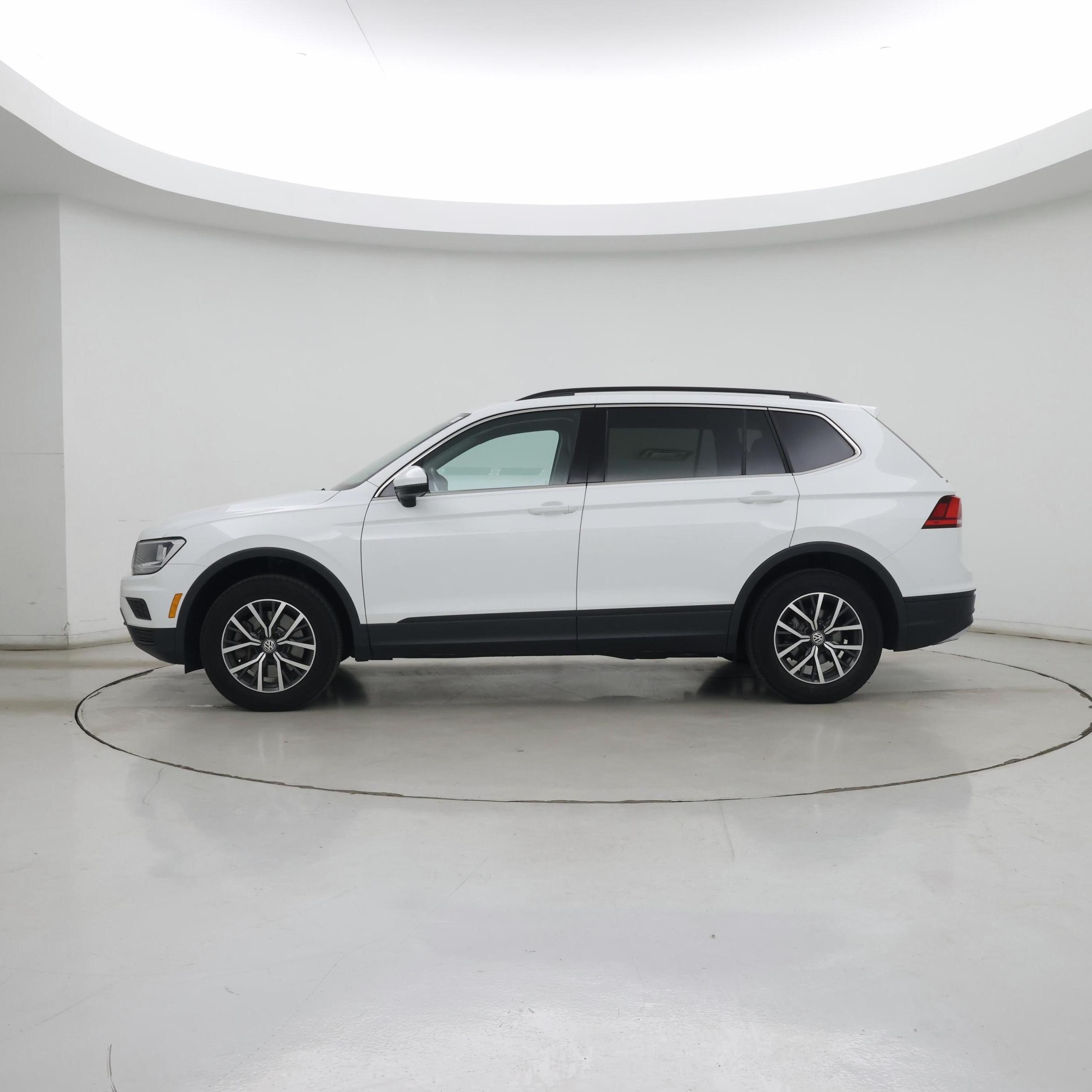 Thumbnail: 2019 Volkswagen Tiguan - 3