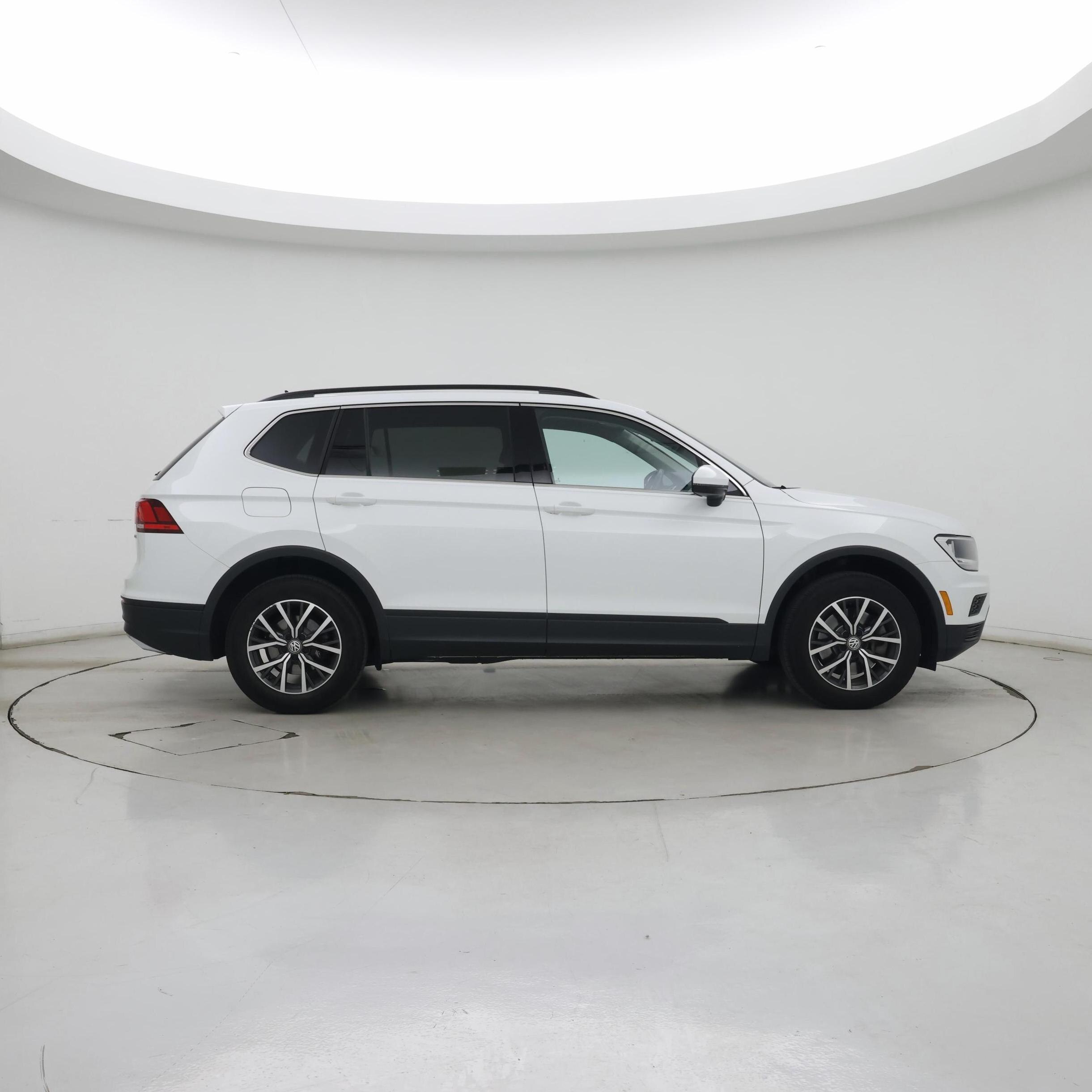 Thumbnail: 2019 Volkswagen Tiguan - 7