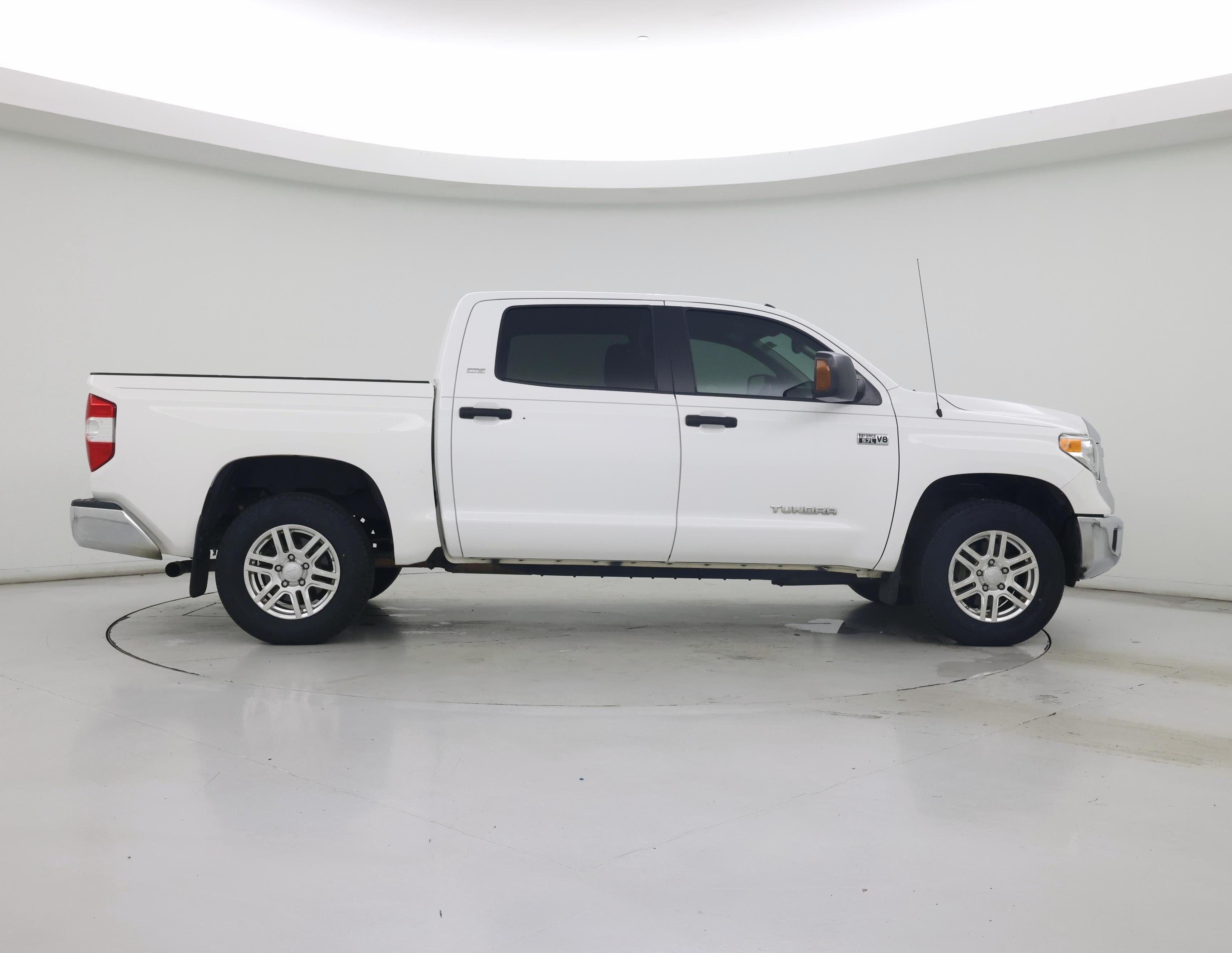 Thumbnail: 2017 Toyota Tundra - 7