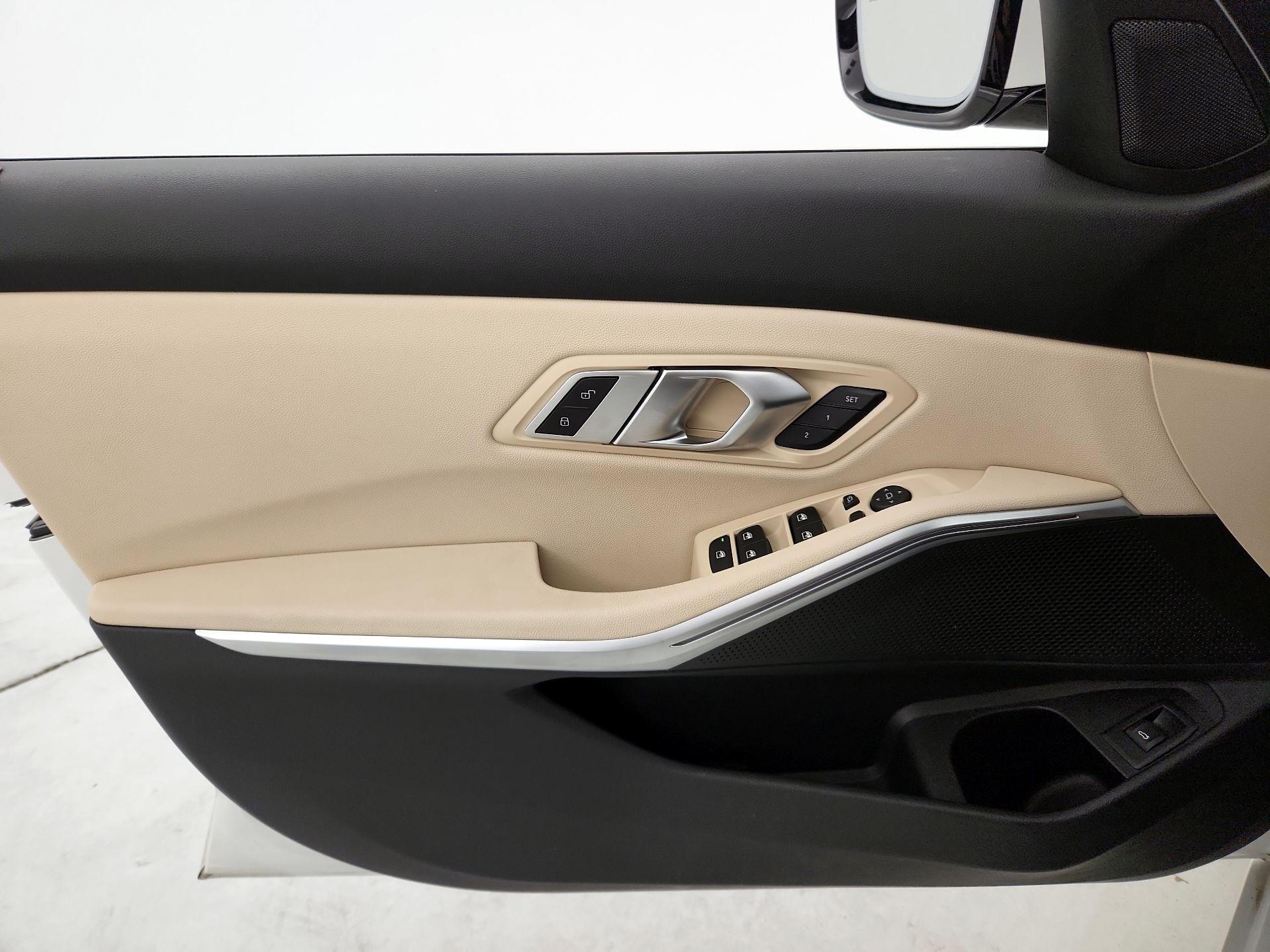 Thumbnail: 2021 BMW 3 Series - 12