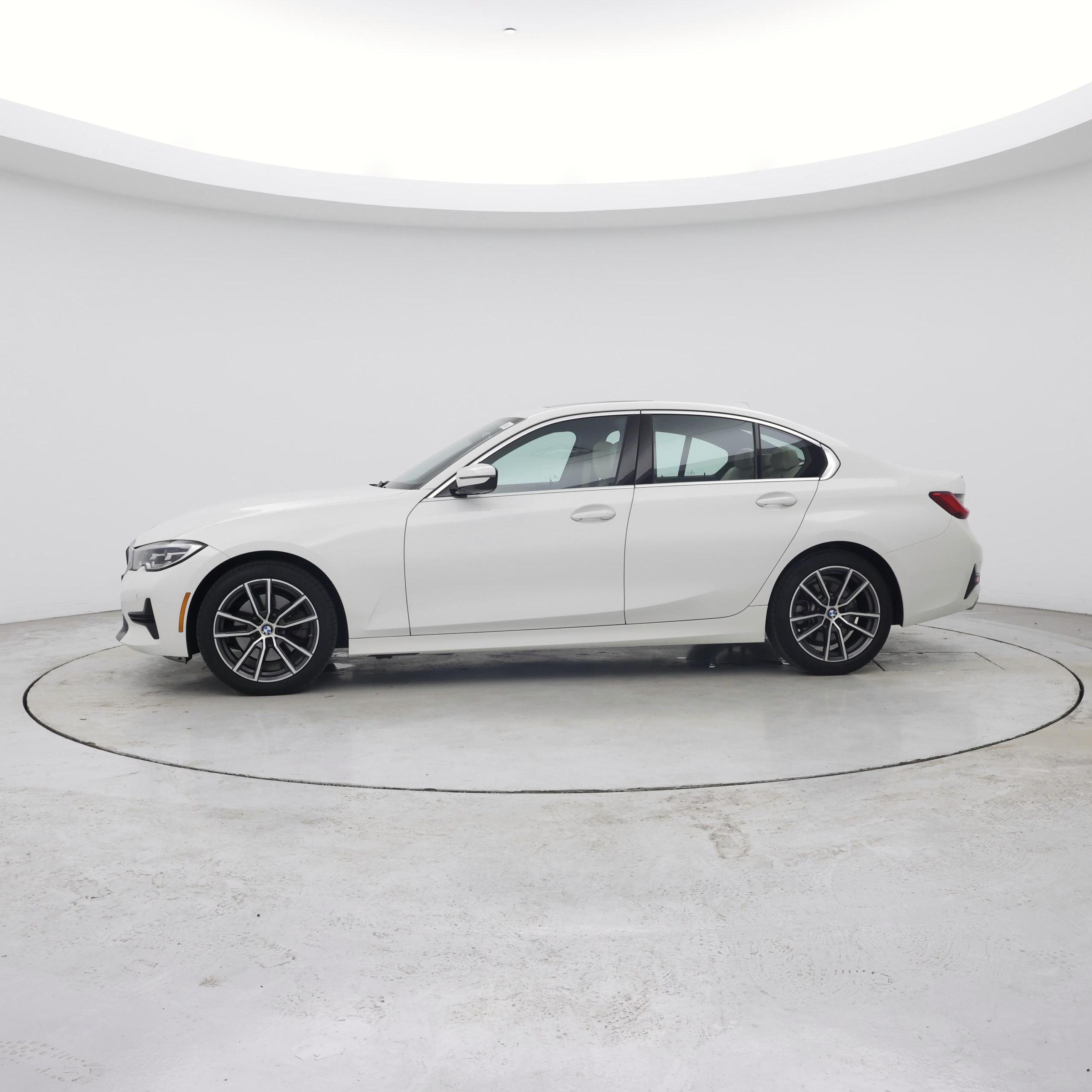 Thumbnail: 2021 BMW 3 Series - 3