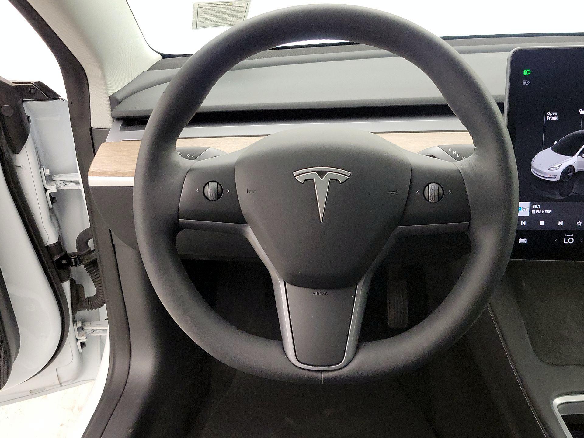 Thumbnail: 2023 Tesla Model 3 - 10