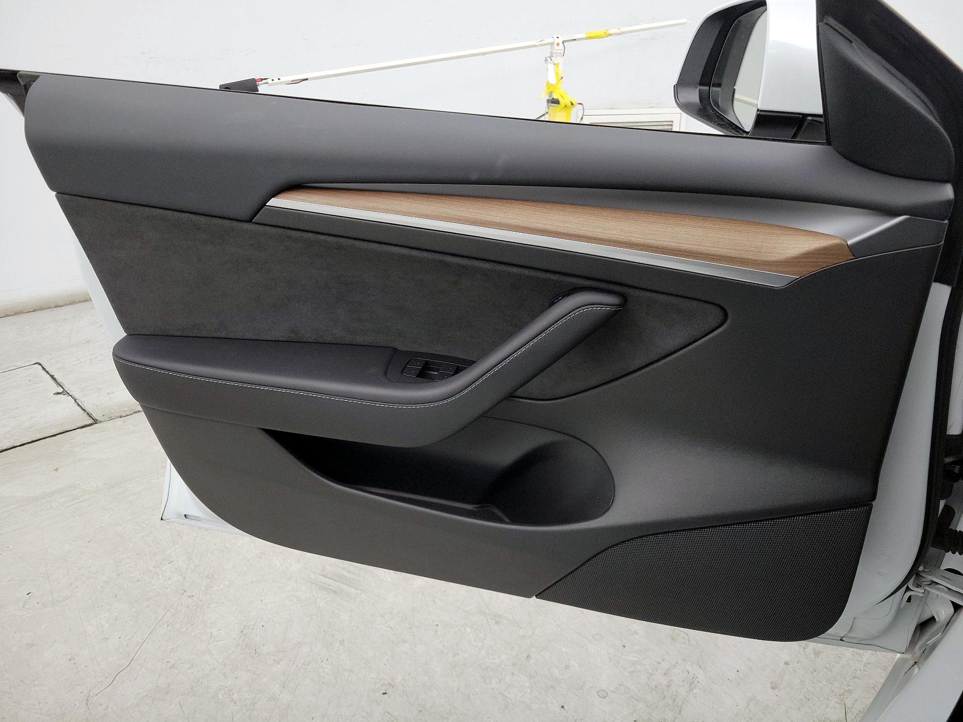 Thumbnail: 2023 Tesla Model 3 - 12