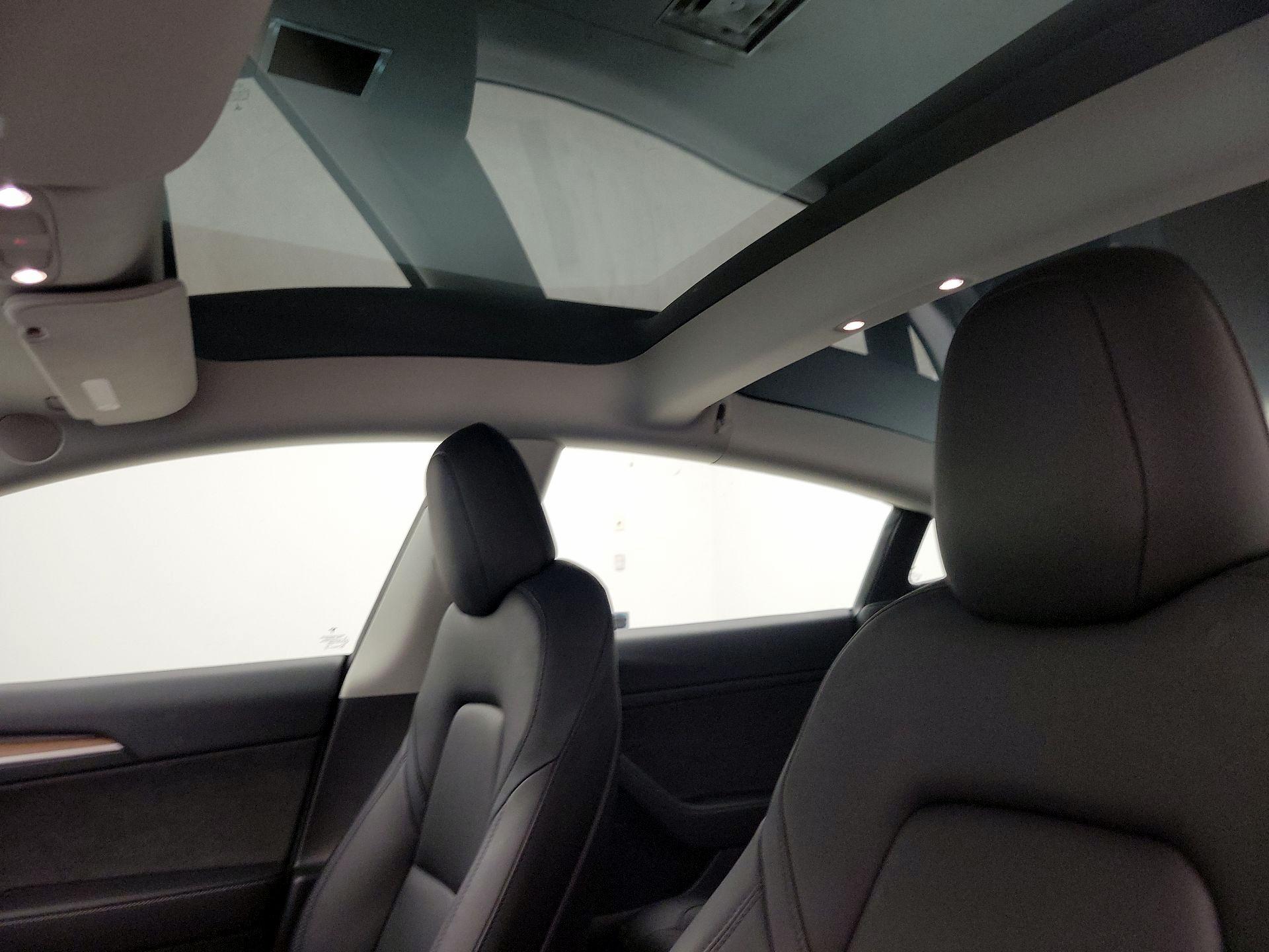 Thumbnail: 2023 Tesla Model 3 - 18