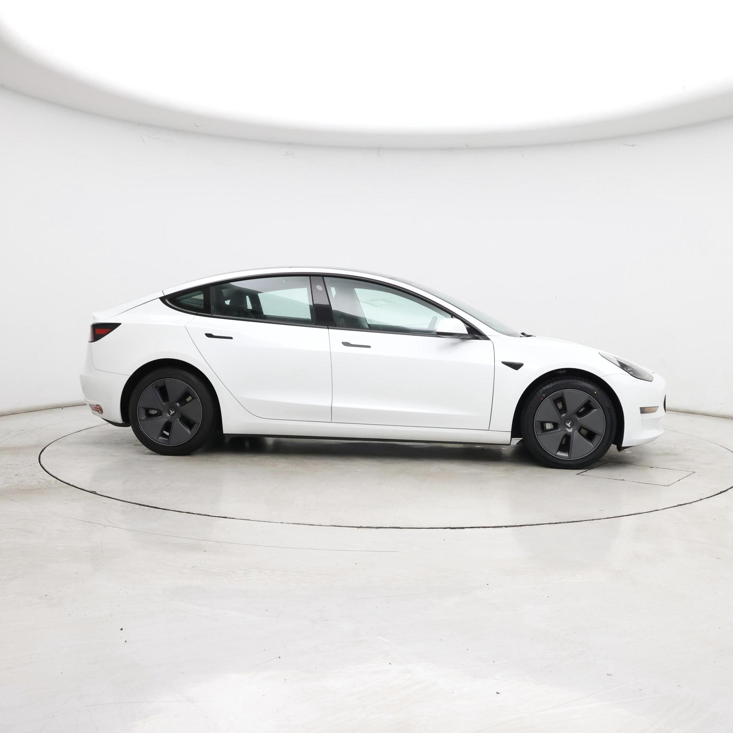 Thumbnail: 2023 Tesla Model 3 - 7