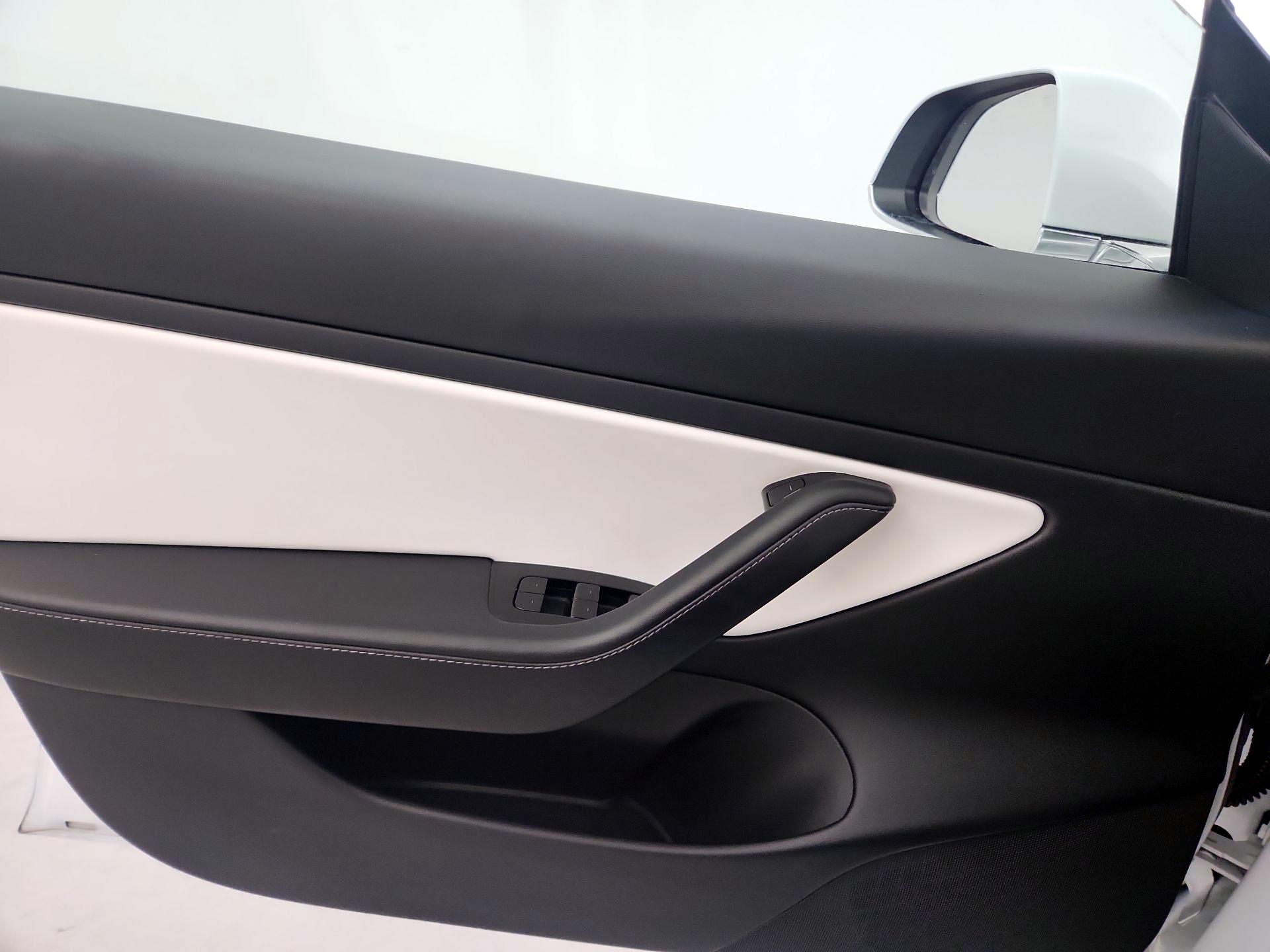 Thumbnail: 2020 Tesla Model 3 - 12