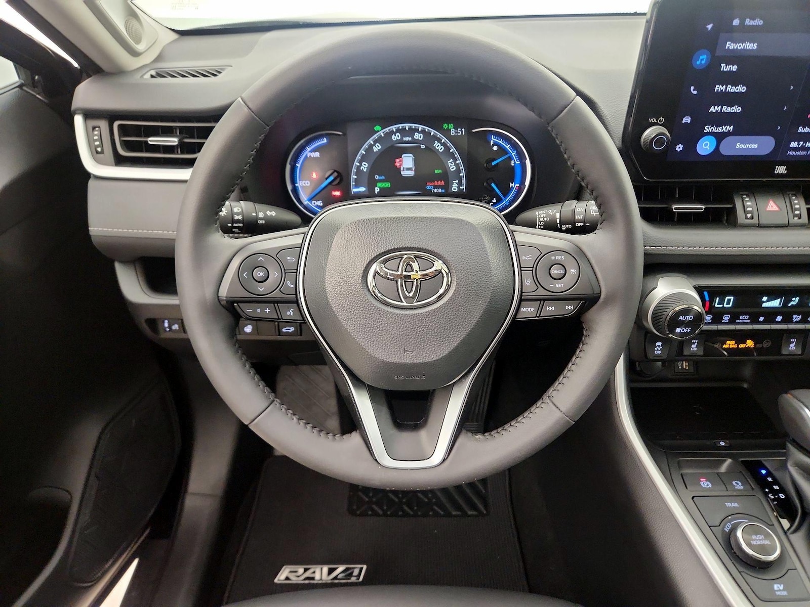 2025 Toyota RAV4 XLE Premium - Photo 11