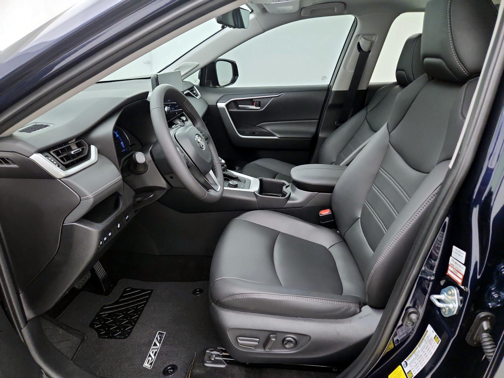 Thumbnail: 2025 Toyota RAV4 - 11