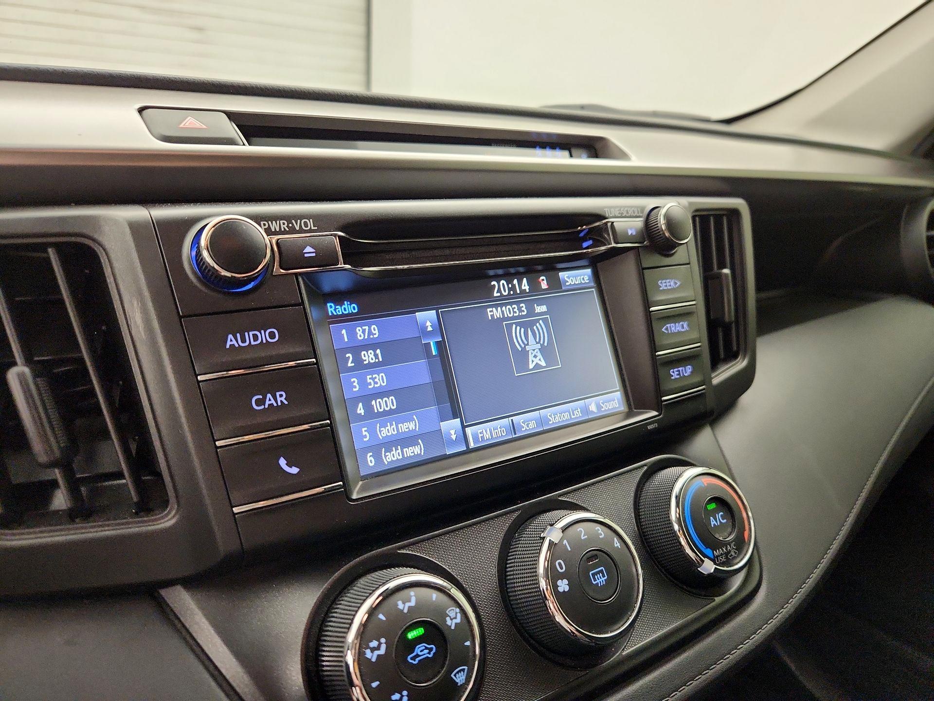 Thumbnail: 2018 Toyota RAV4 - 15