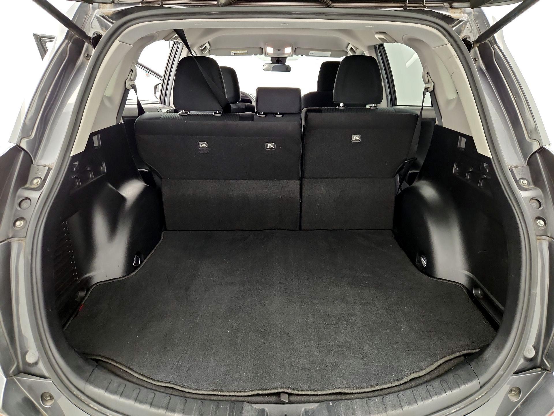 Thumbnail: 2018 Toyota RAV4 - 20