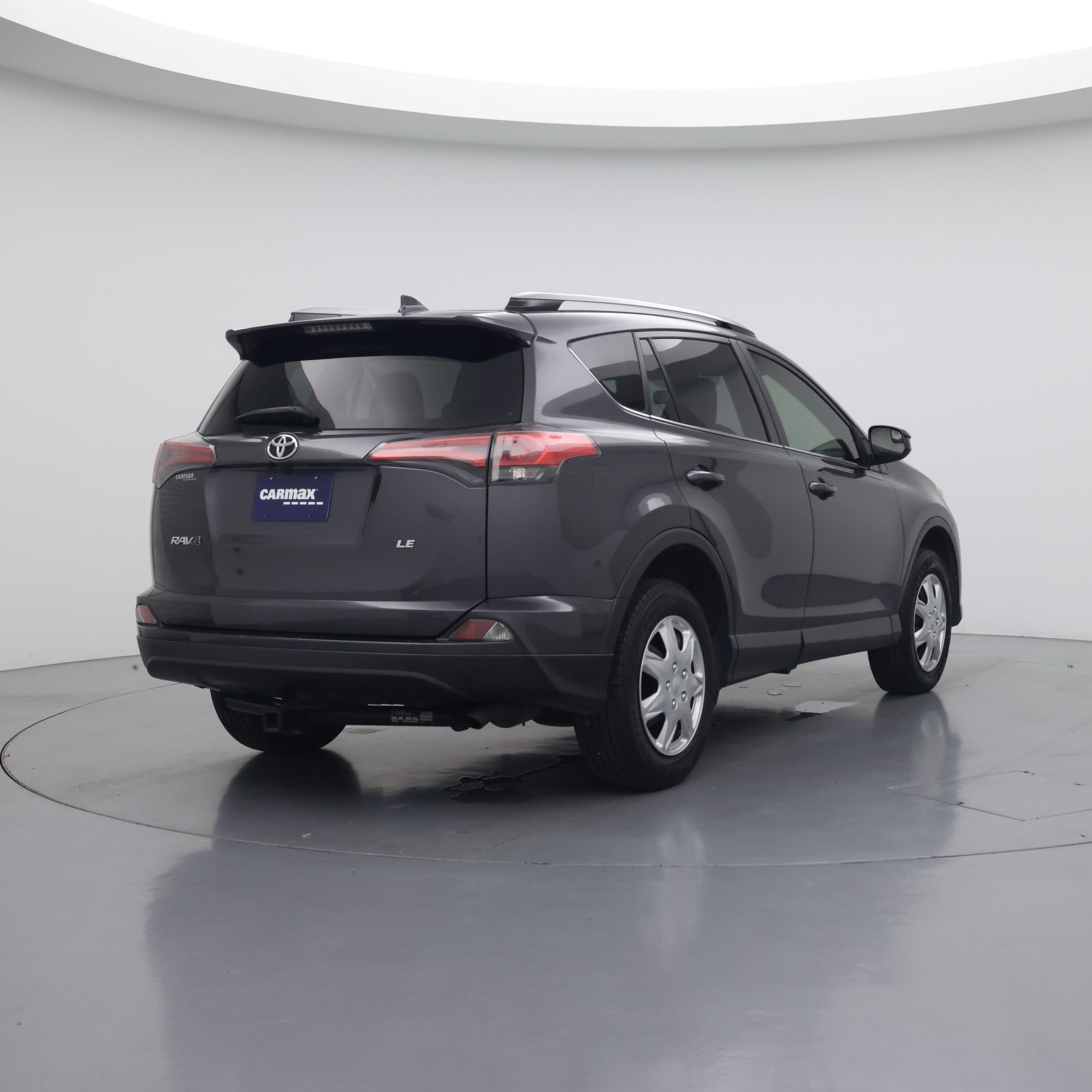 Thumbnail: 2018 Toyota RAV4 - 8